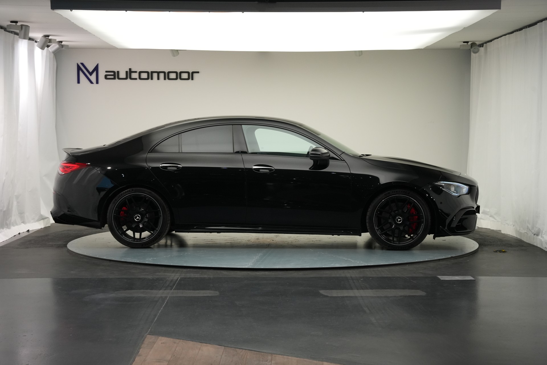 MERCEDES-BENZ CLA 45 S AMG 4Matic+ 8G-DCT *CH-Fahrzeug* *Aero Paket* *Schalensitze*-showroom-element-3