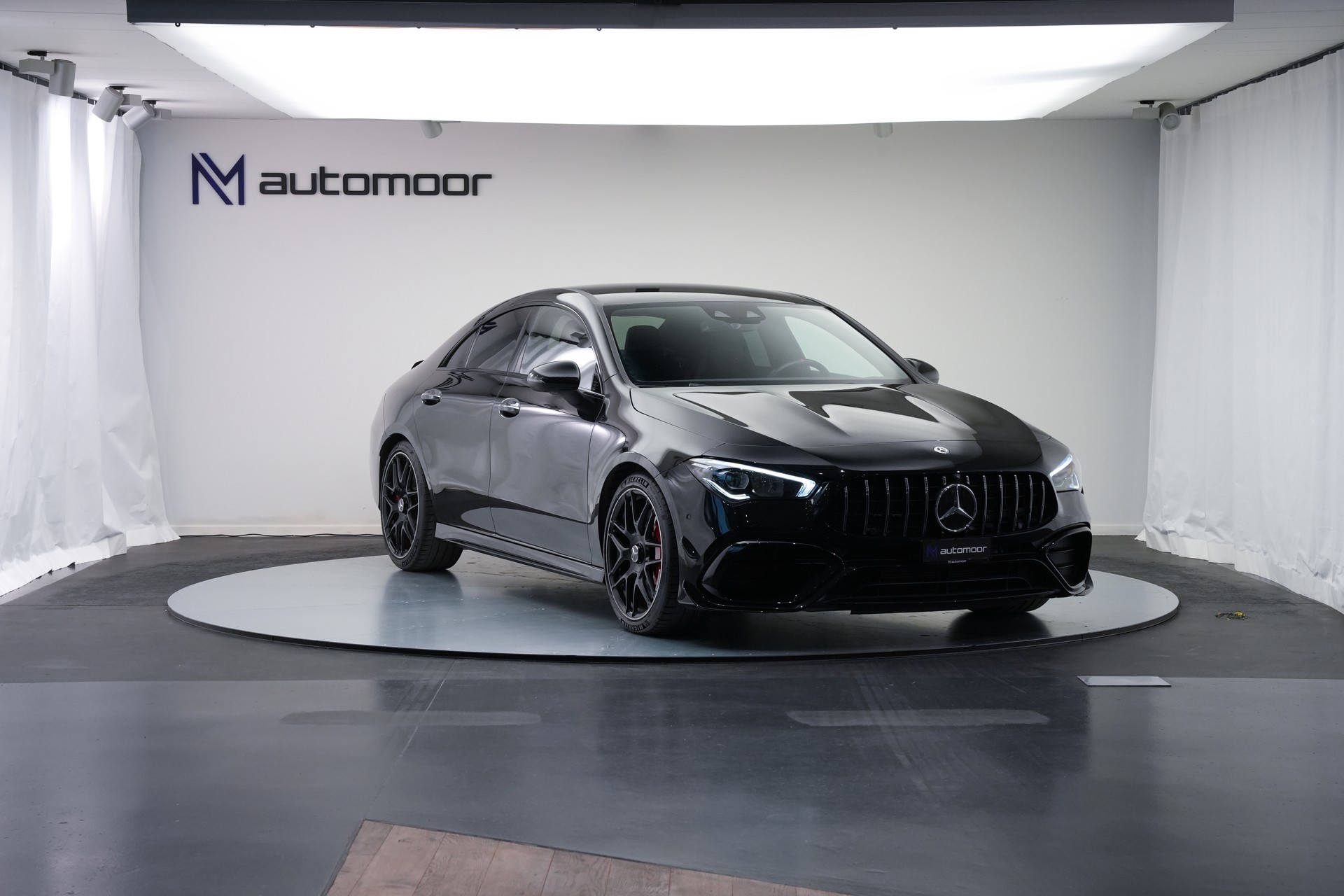 MERCEDES-BENZ CLA 45 S AMG 4Matic+ 8G-DCT *CH-Fahrzeug* *Aero Paket* *Schalensitze*-showroom-element-2