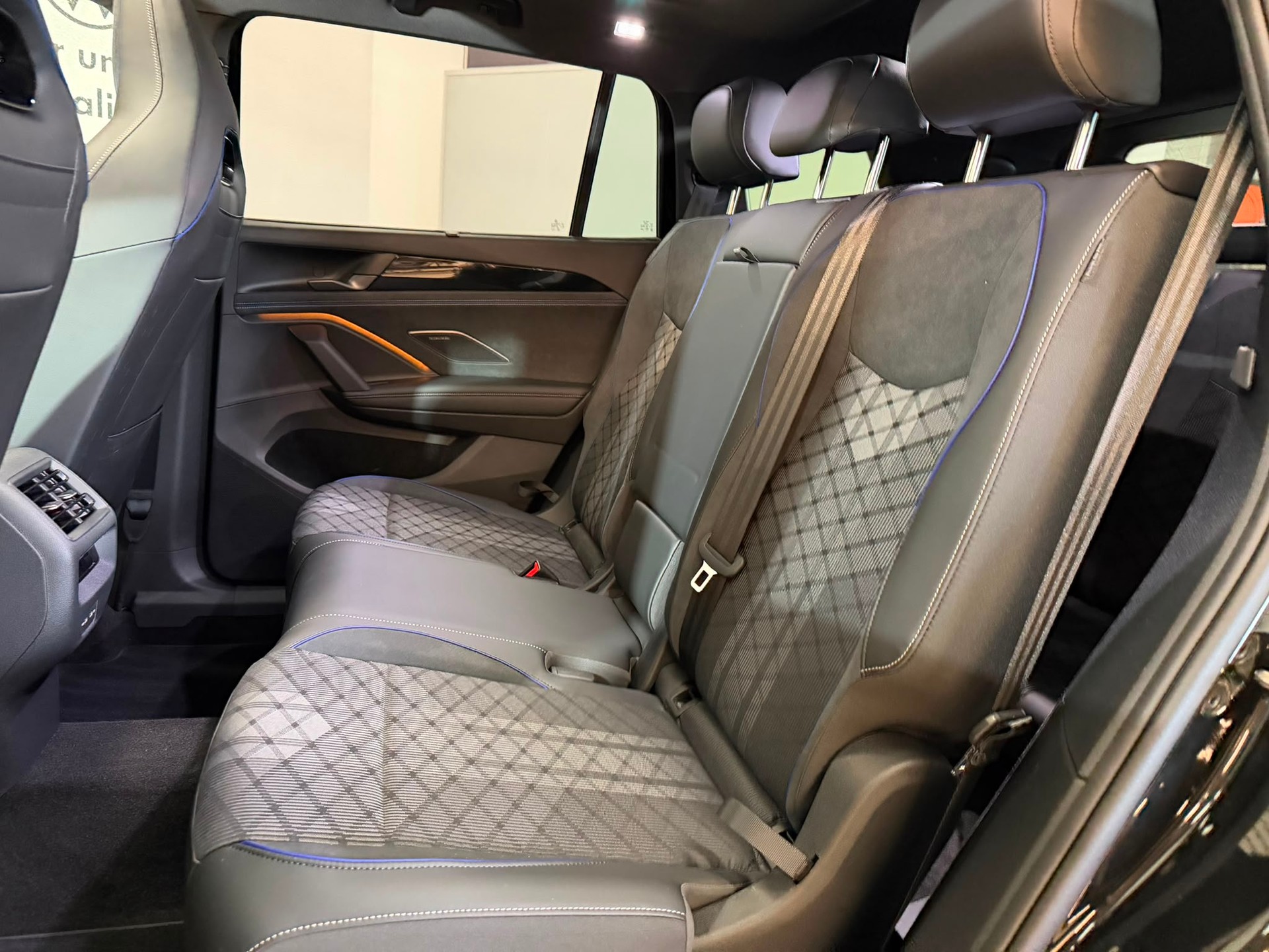 VW Tayron 2.0 TSI R-Line DSG 4Motion-image-9