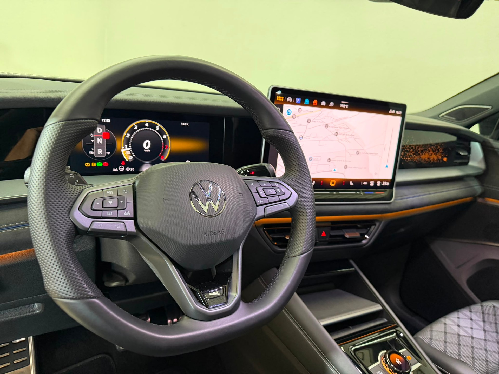VW Tayron 2.0 TSI R-Line DSG 4Motion-image-5