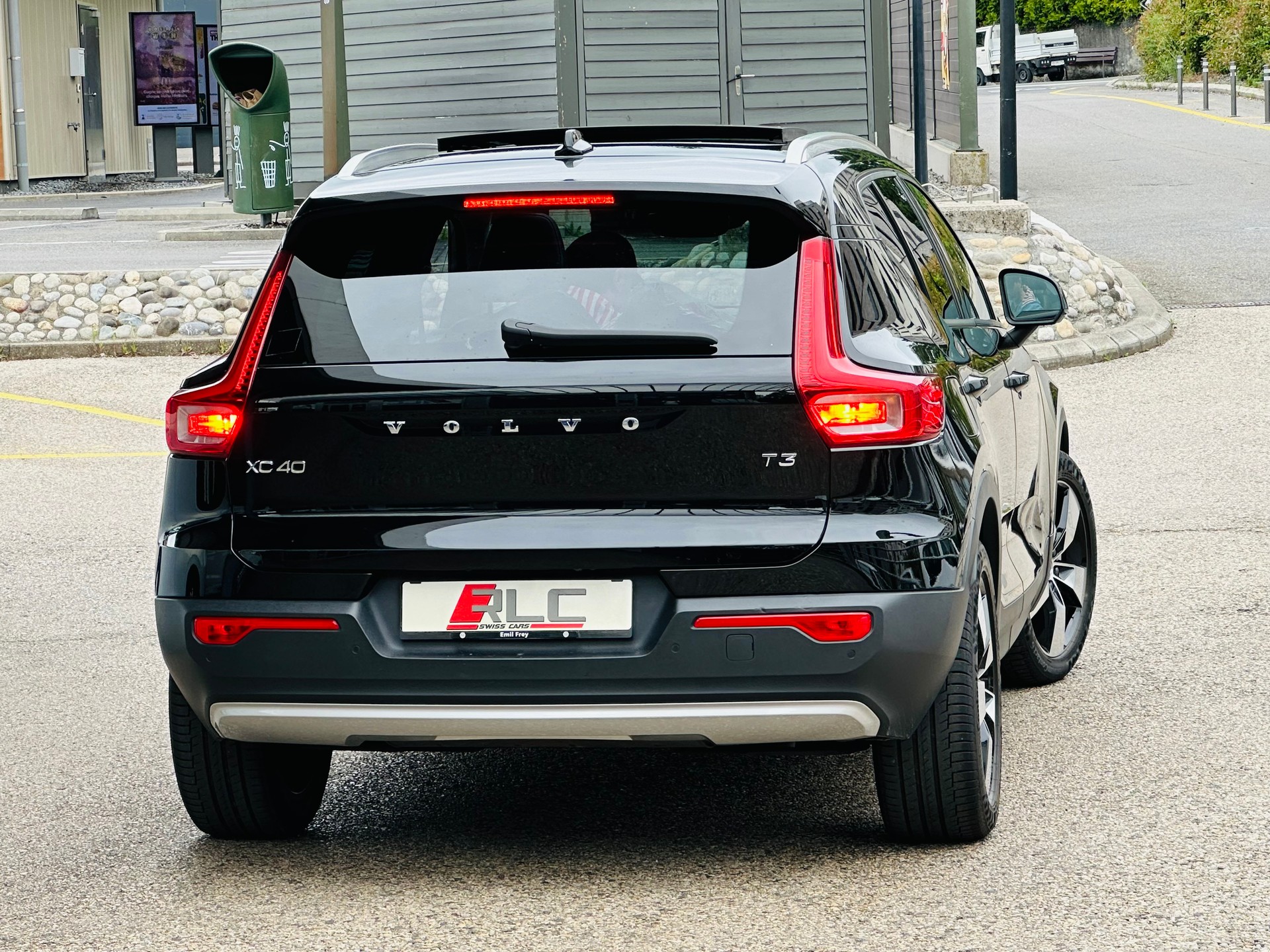 VOLVO XC40 T3 Momentum Geartronic-image-11