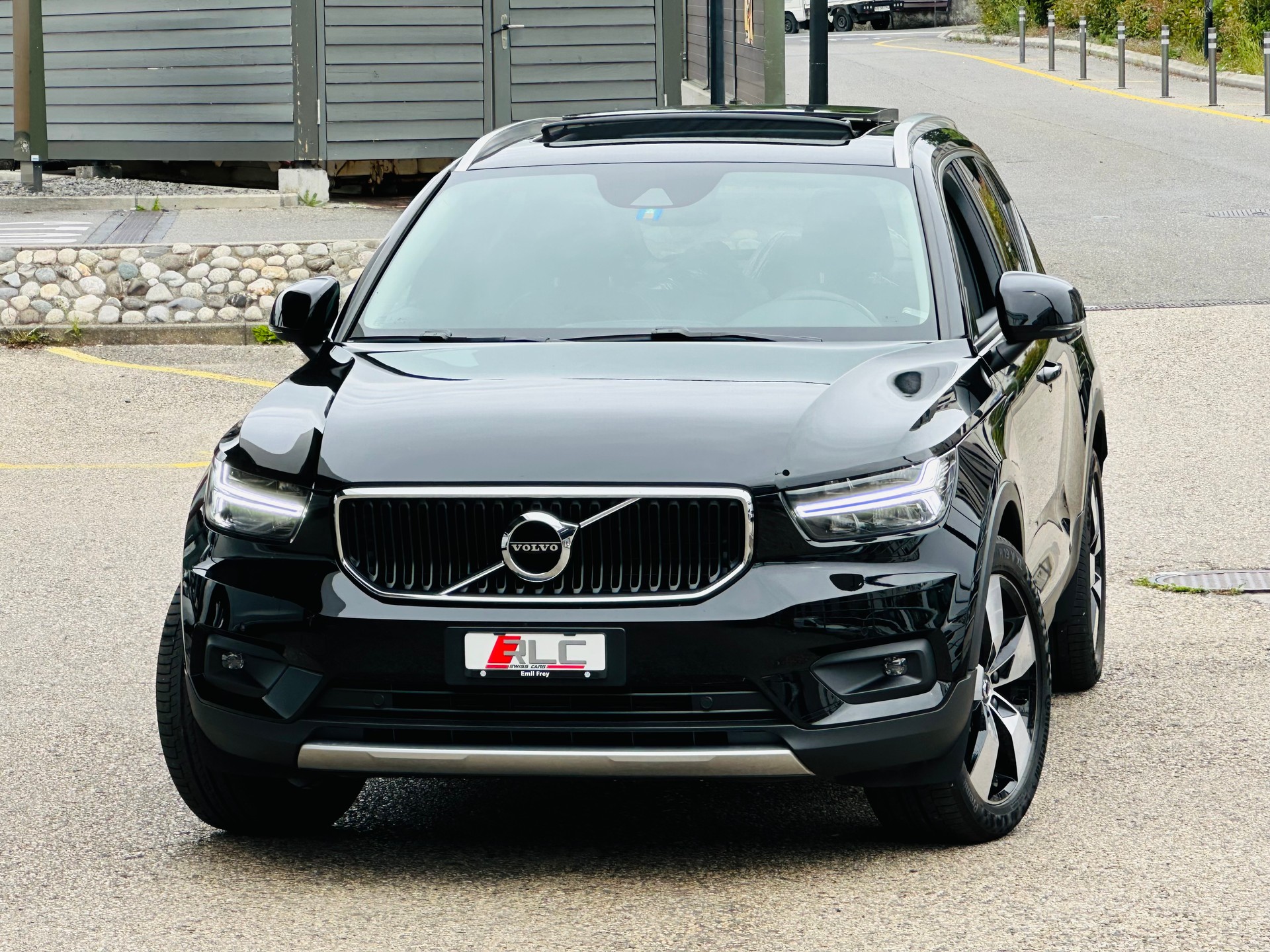 VOLVO XC40 T3 Momentum Geartronic-showroom-element-3