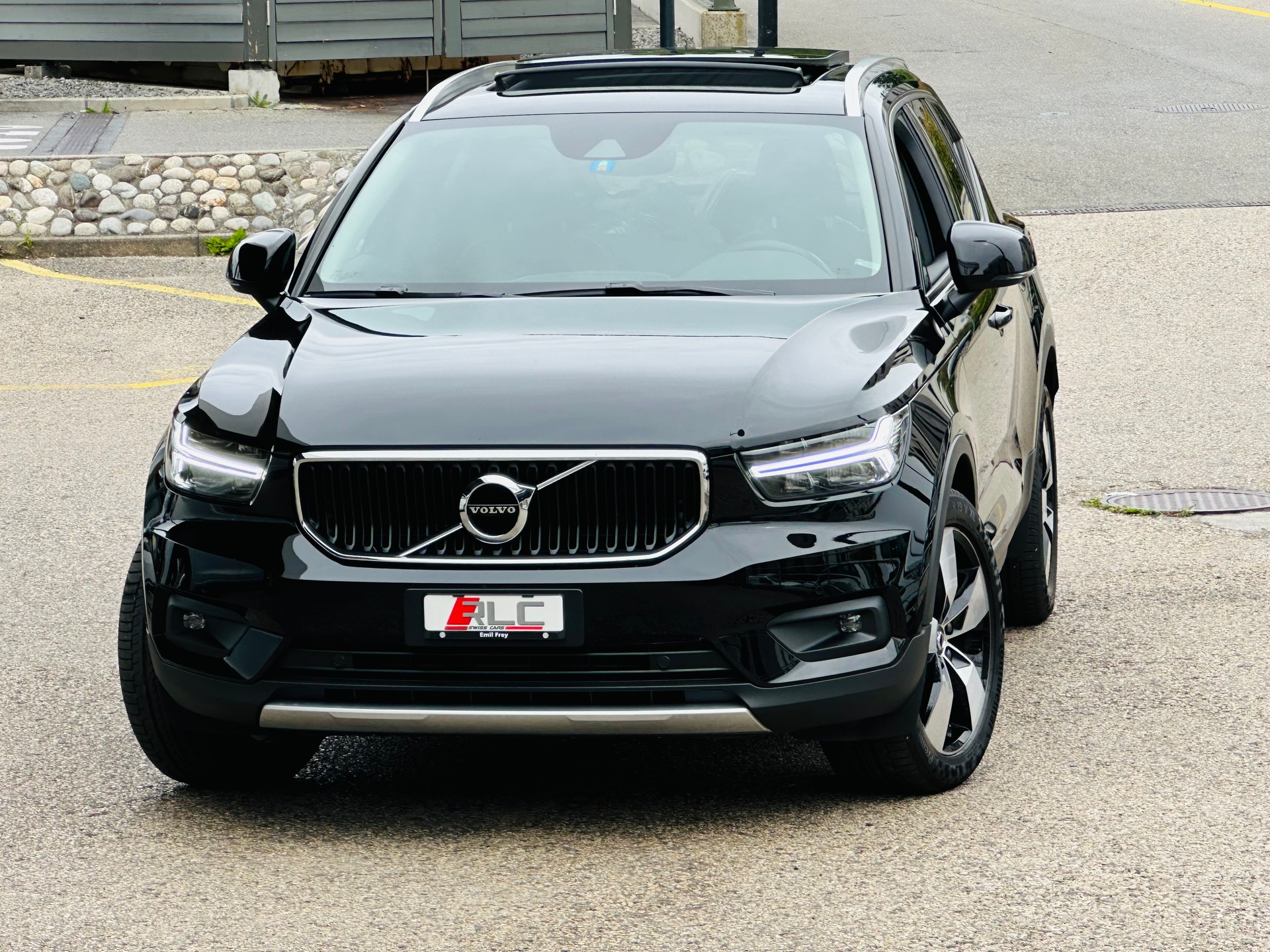 VOLVO XC40 T3 Momentum Geartronic-showroom-element-1