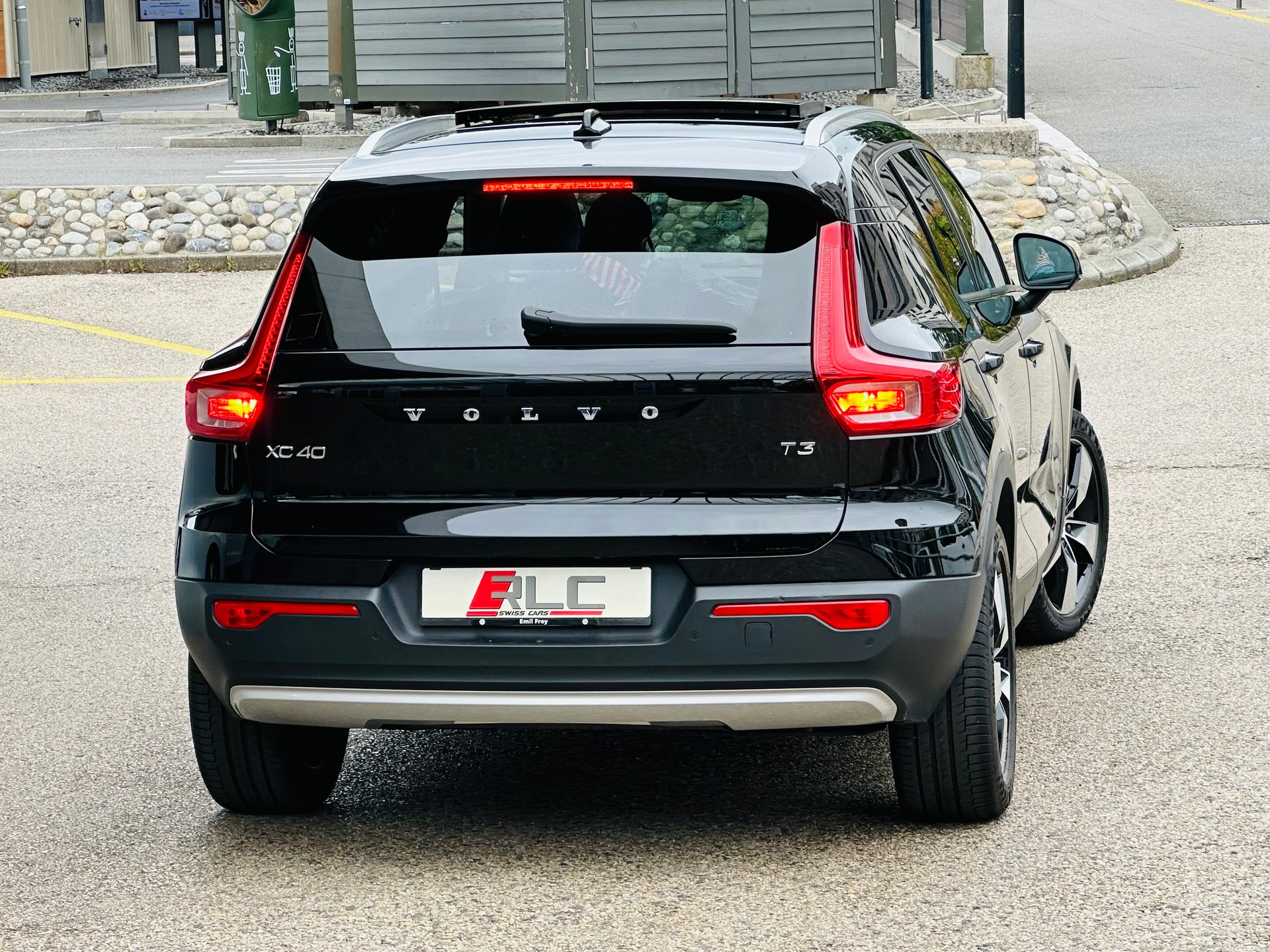 VOLVO XC40 T3 Momentum Geartronic-image-9