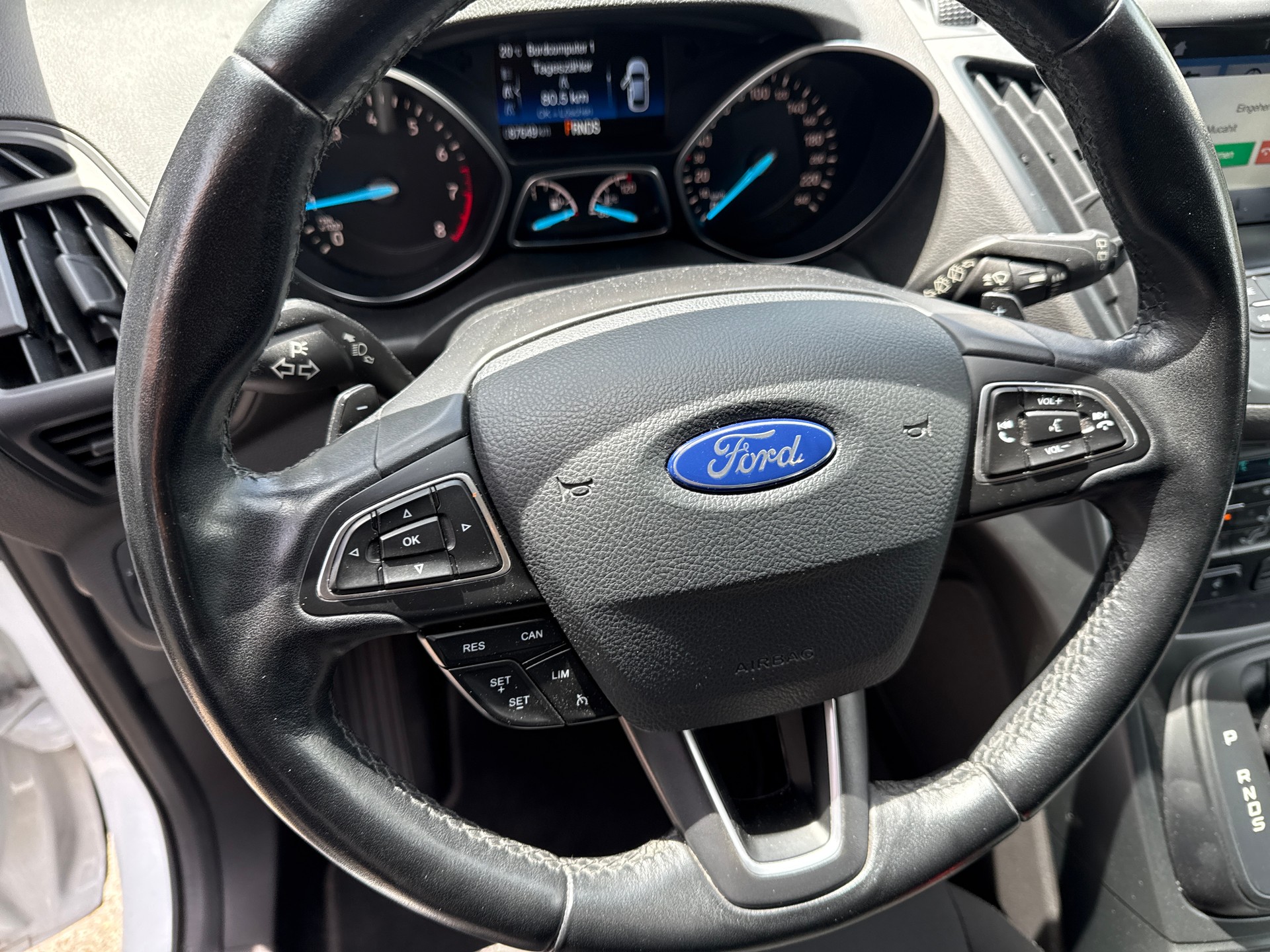 FORD Kuga 1.5 SCTi Business 4WD Automatic-image-13