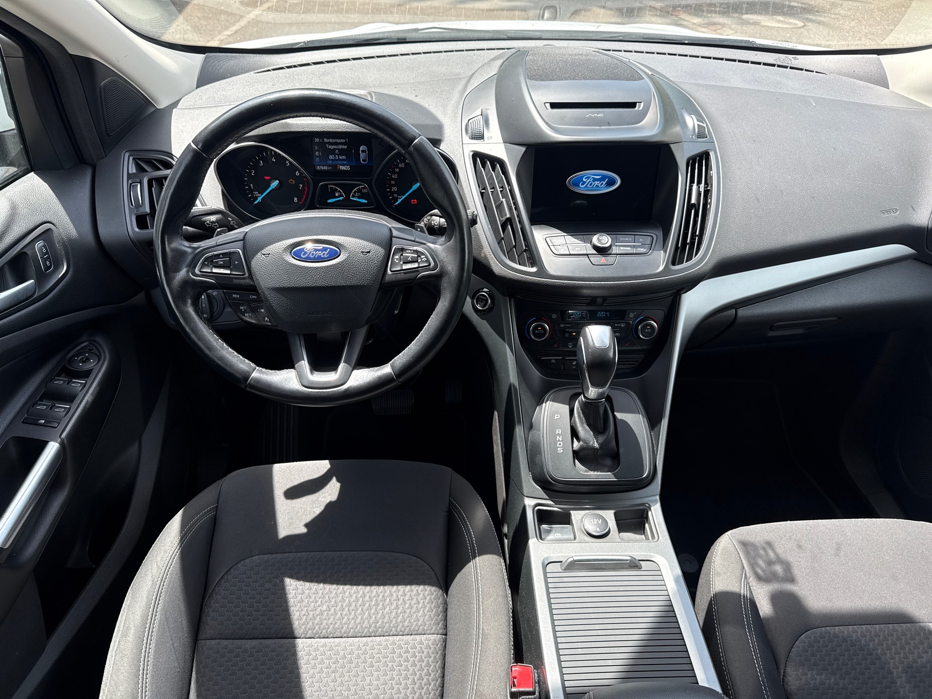 FORD Kuga 1.5 SCTi Business 4WD Automatic-image-6