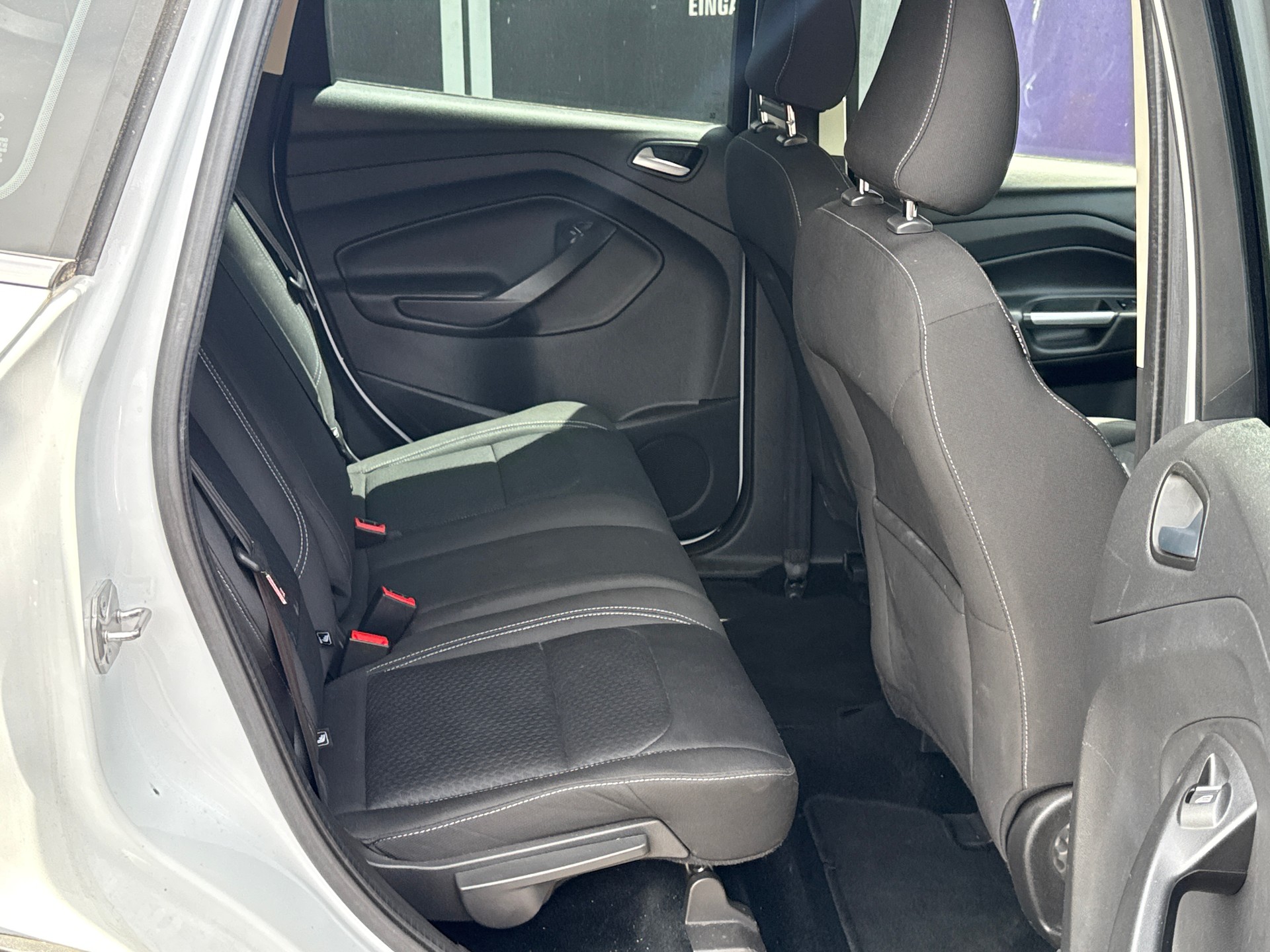FORD Kuga 1.5 SCTi Business 4WD Automatic-image-11