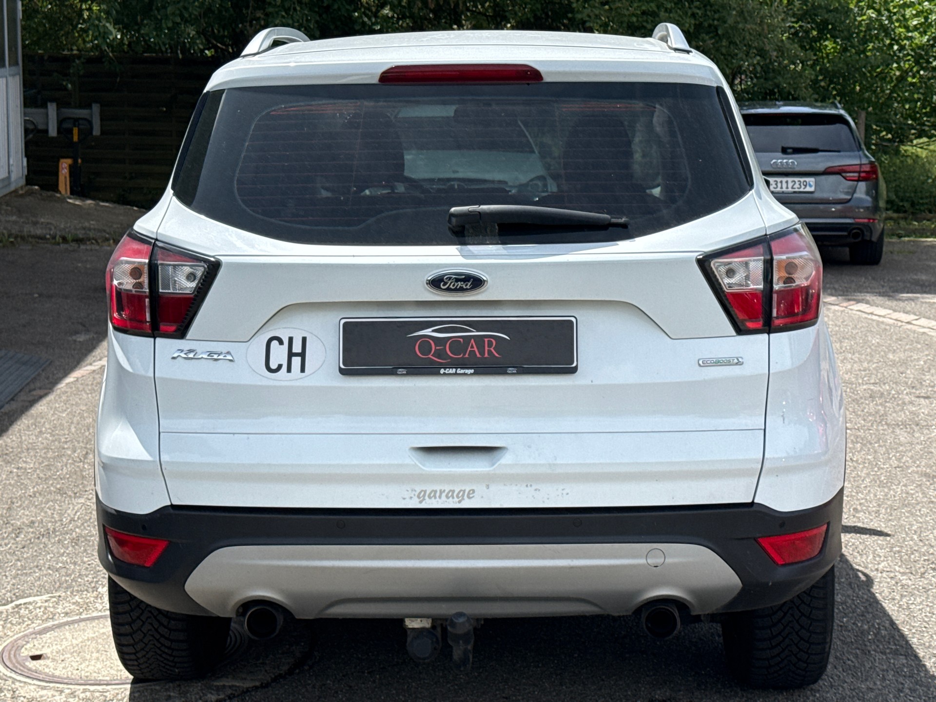 FORD Kuga 1.5 SCTi Business 4WD Automatic-image-3
