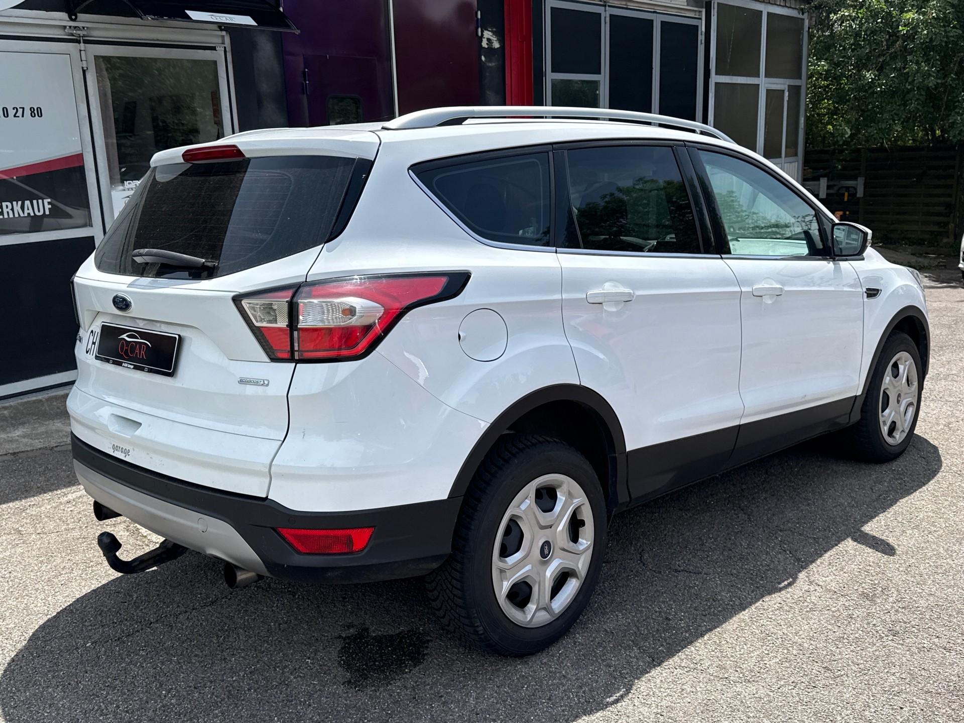 FORD Kuga 1.5 SCTi Business 4WD Automatic-image-4