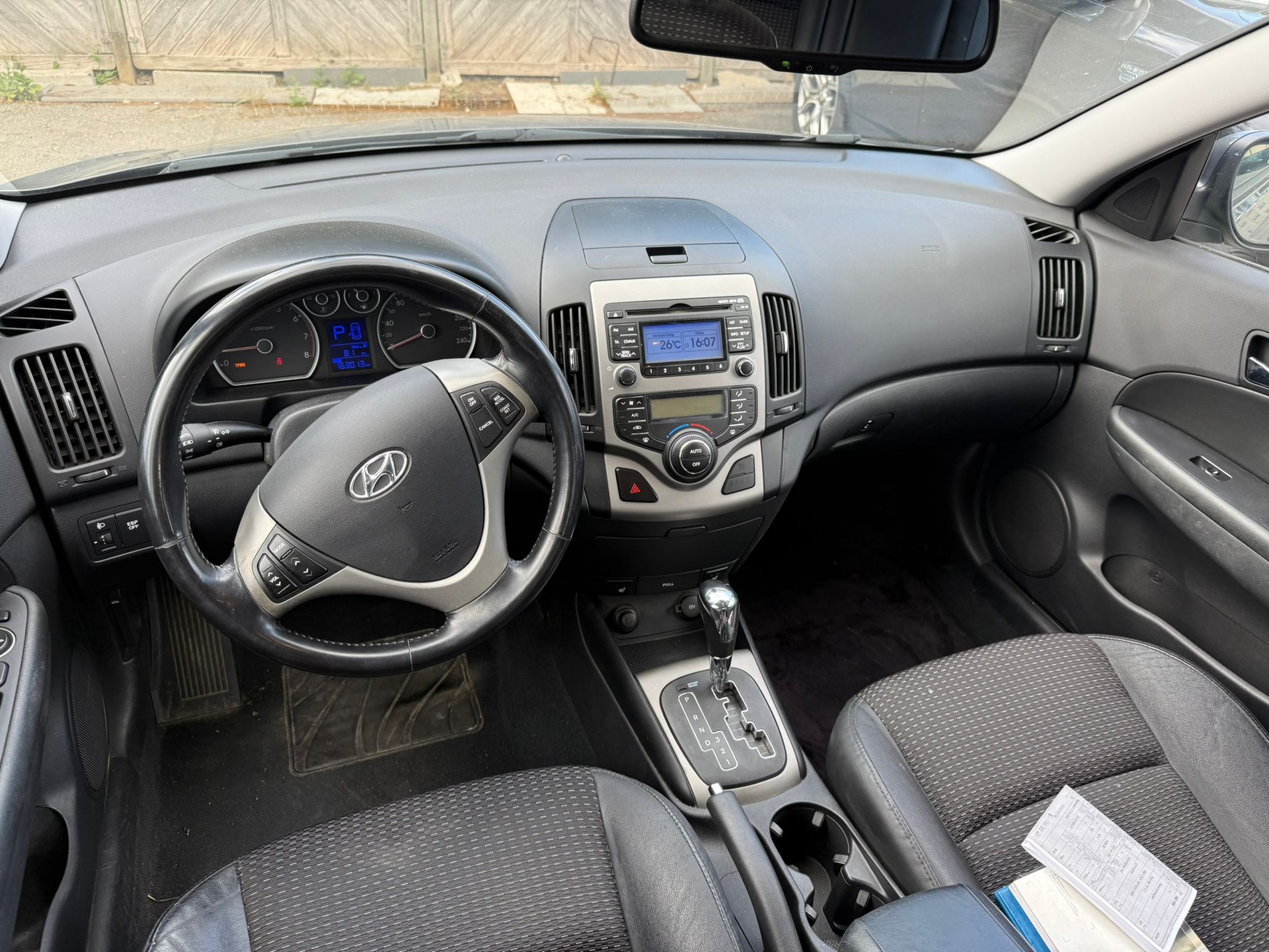 HYUNDAI i30 2.0 Premium Automatic-image-8