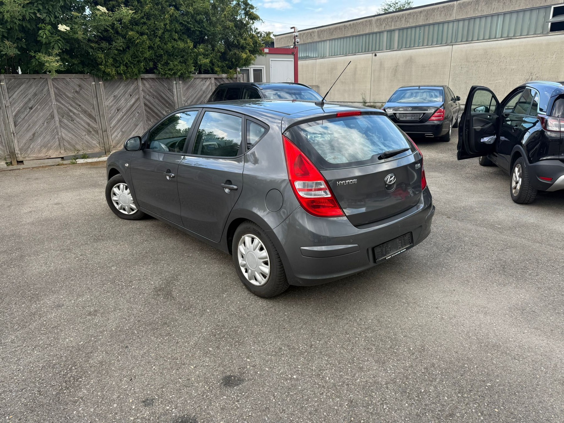 HYUNDAI i30 2.0 Premium Automatic-image-6