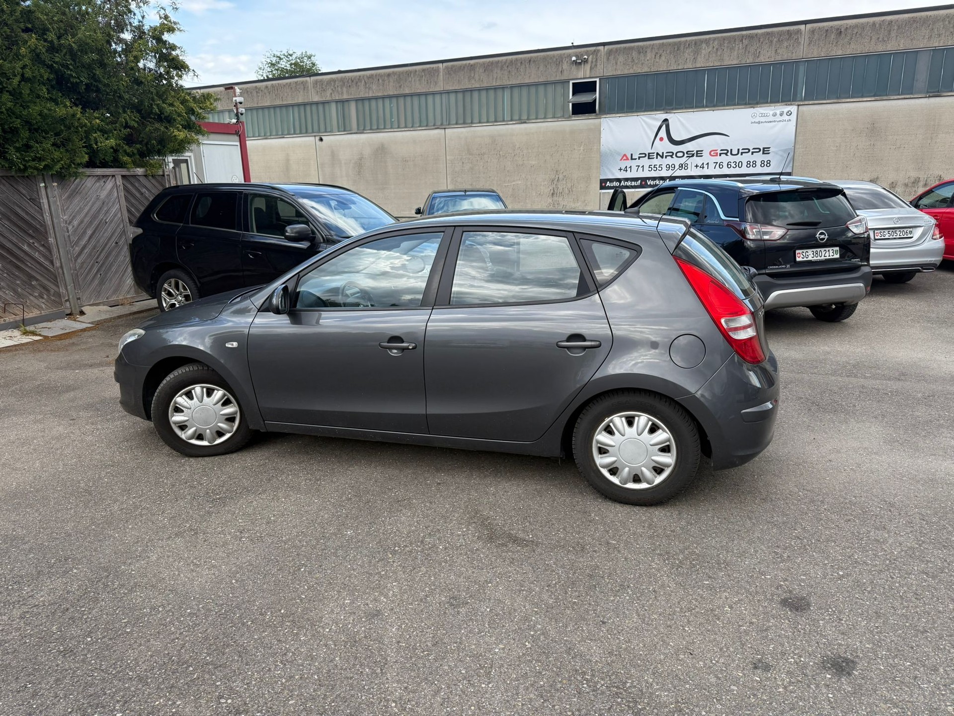 HYUNDAI i30 2.0 Premium Automatic-image-7