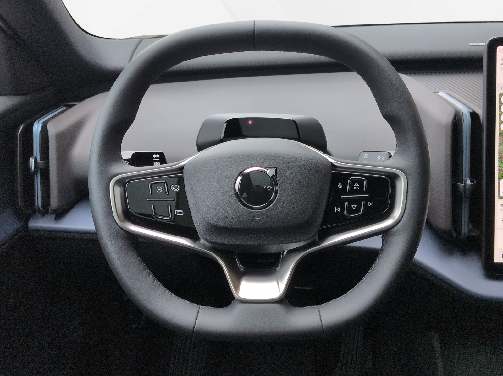 VOLVO EX 30 E60 Twin Ultra Performance AWD-image-11