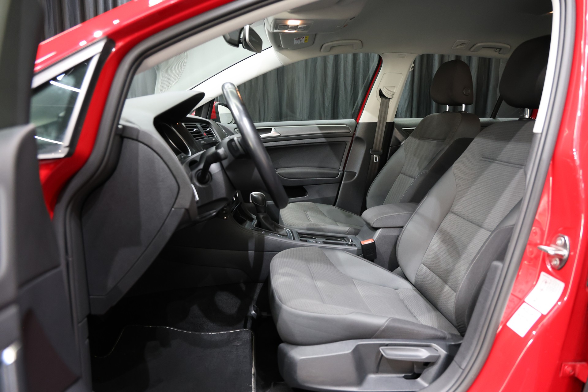 VW Golf 7 VII Variant 2.0 TDI Comfortline DSG-image-4