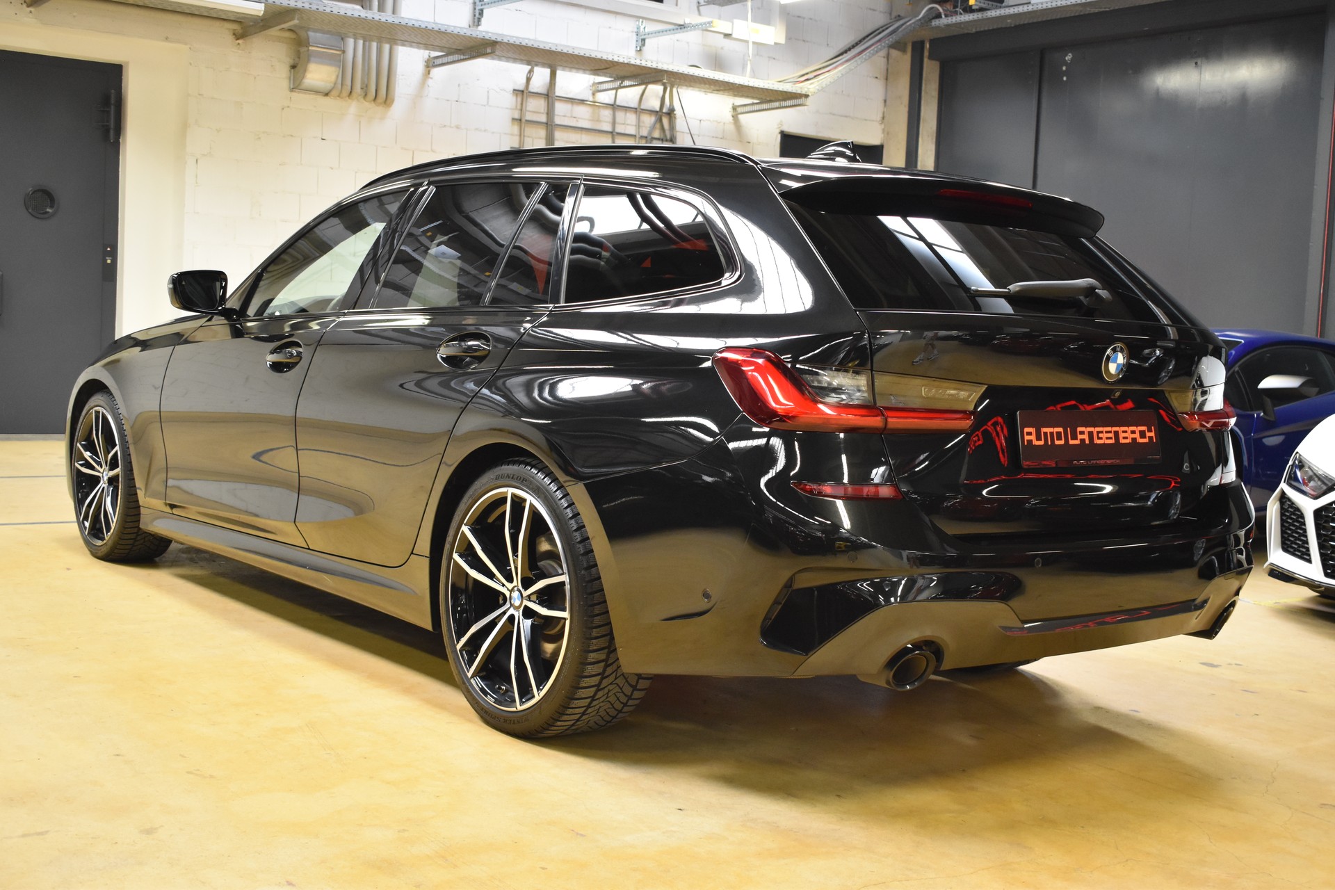 BMW 320d xDrive Touring M Sport Steptronic - FaceLift Model 2020-showroom-element-2