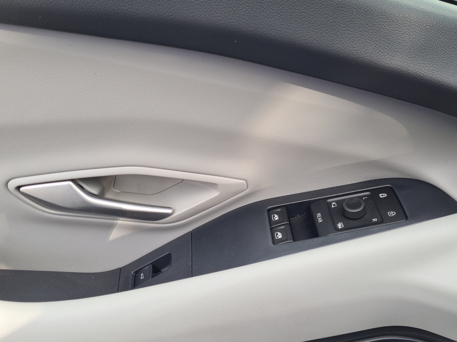 FORD Explorer Extended Range (79 kWh) Premium 4x4 AUTOMAT-image-18