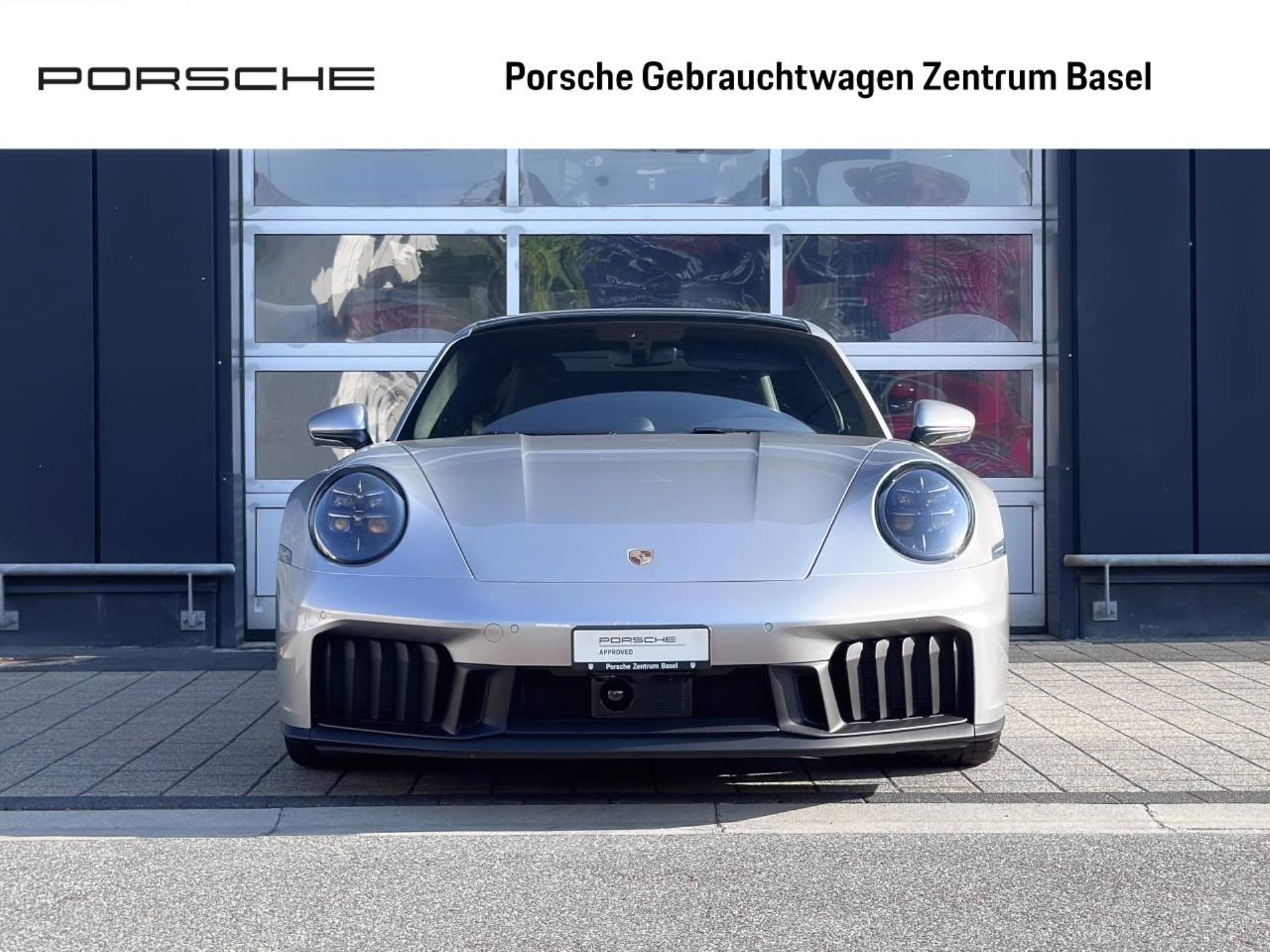 PORSCHE 911 Carrera 4 GTS-showroom-element-1