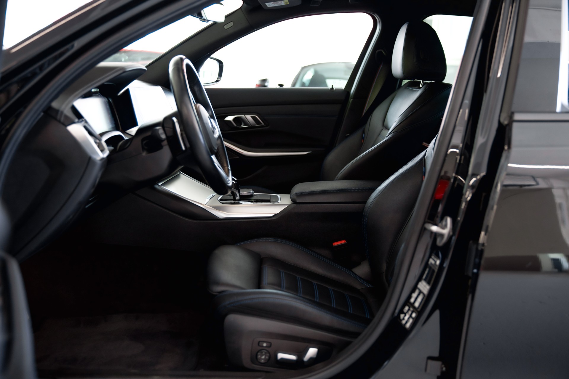 BMW M340d xDrive 48V Touring Steptronic Sport *CH-Fahrzeug*Gratisservice-image-18