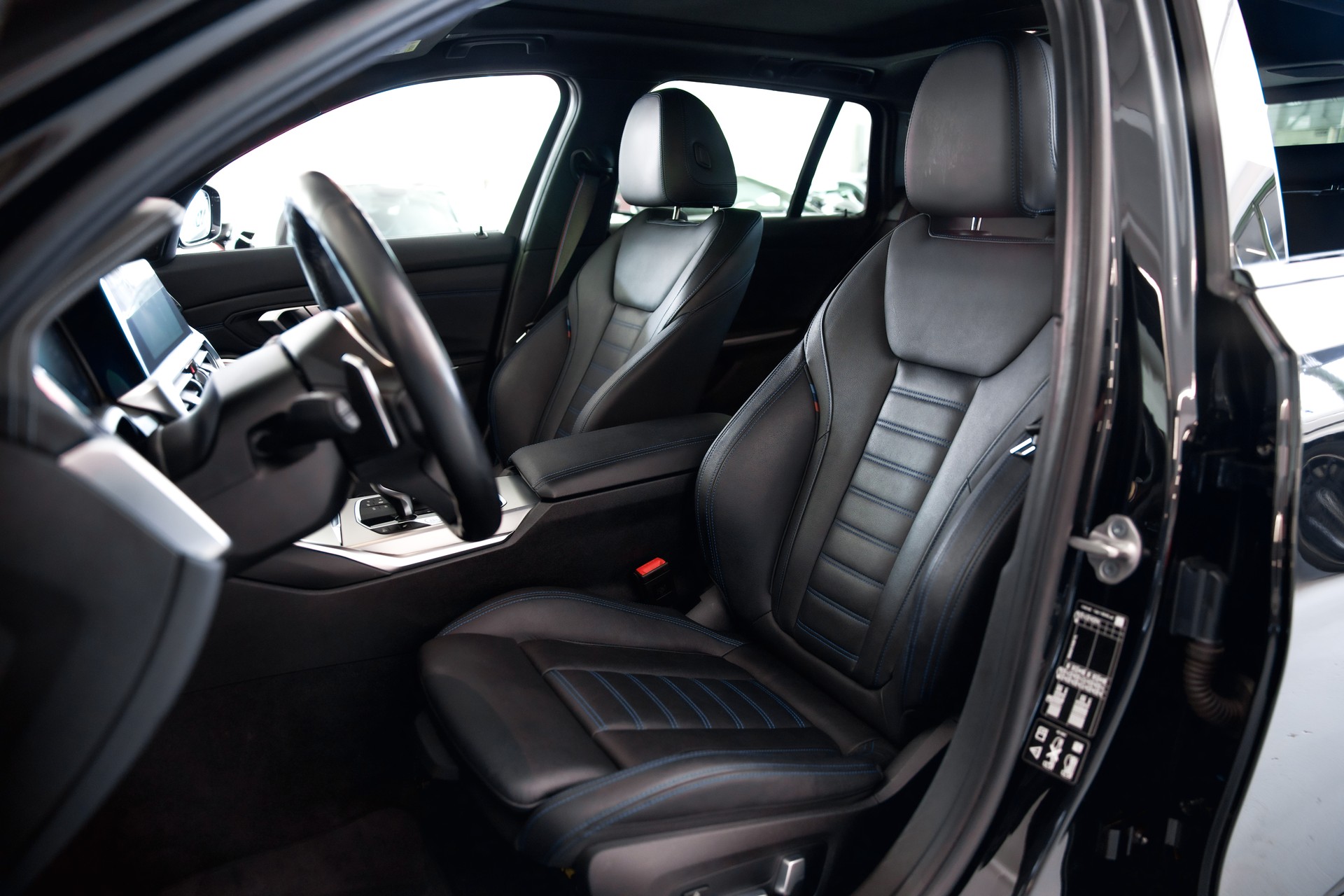 BMW M340d xDrive 48V Touring Steptronic Sport *CH-Fahrzeug*Gratisservice-image-19