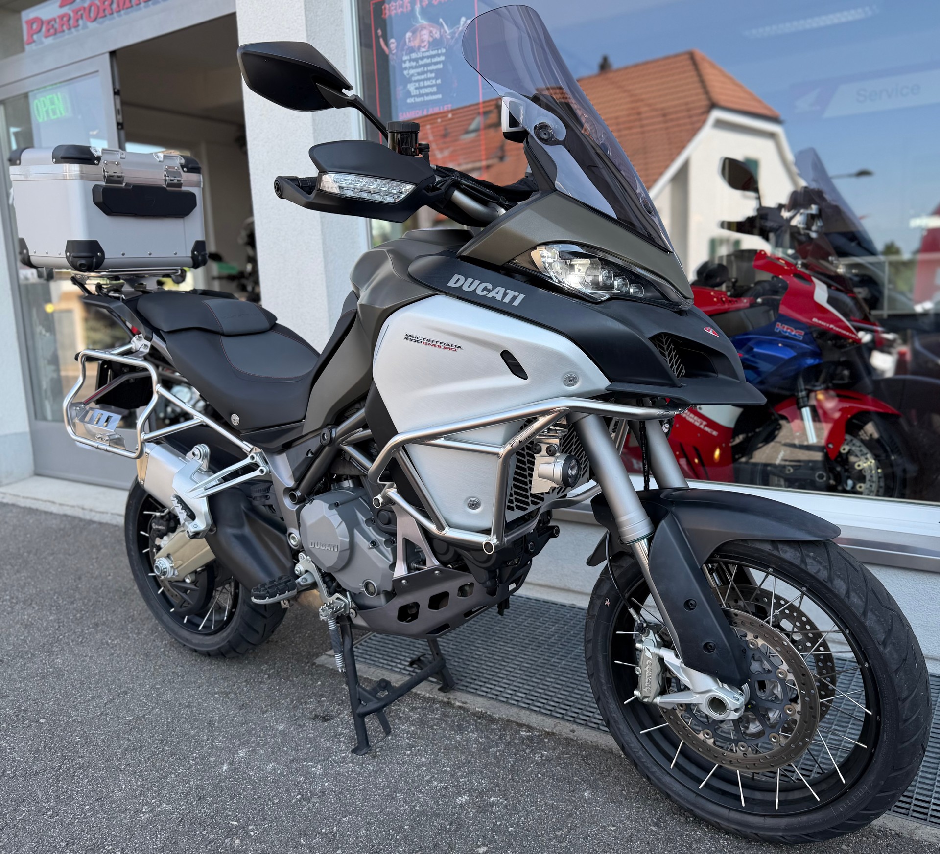 DUCATI Multistrada 1200 Enduro Touring Pack-image-10