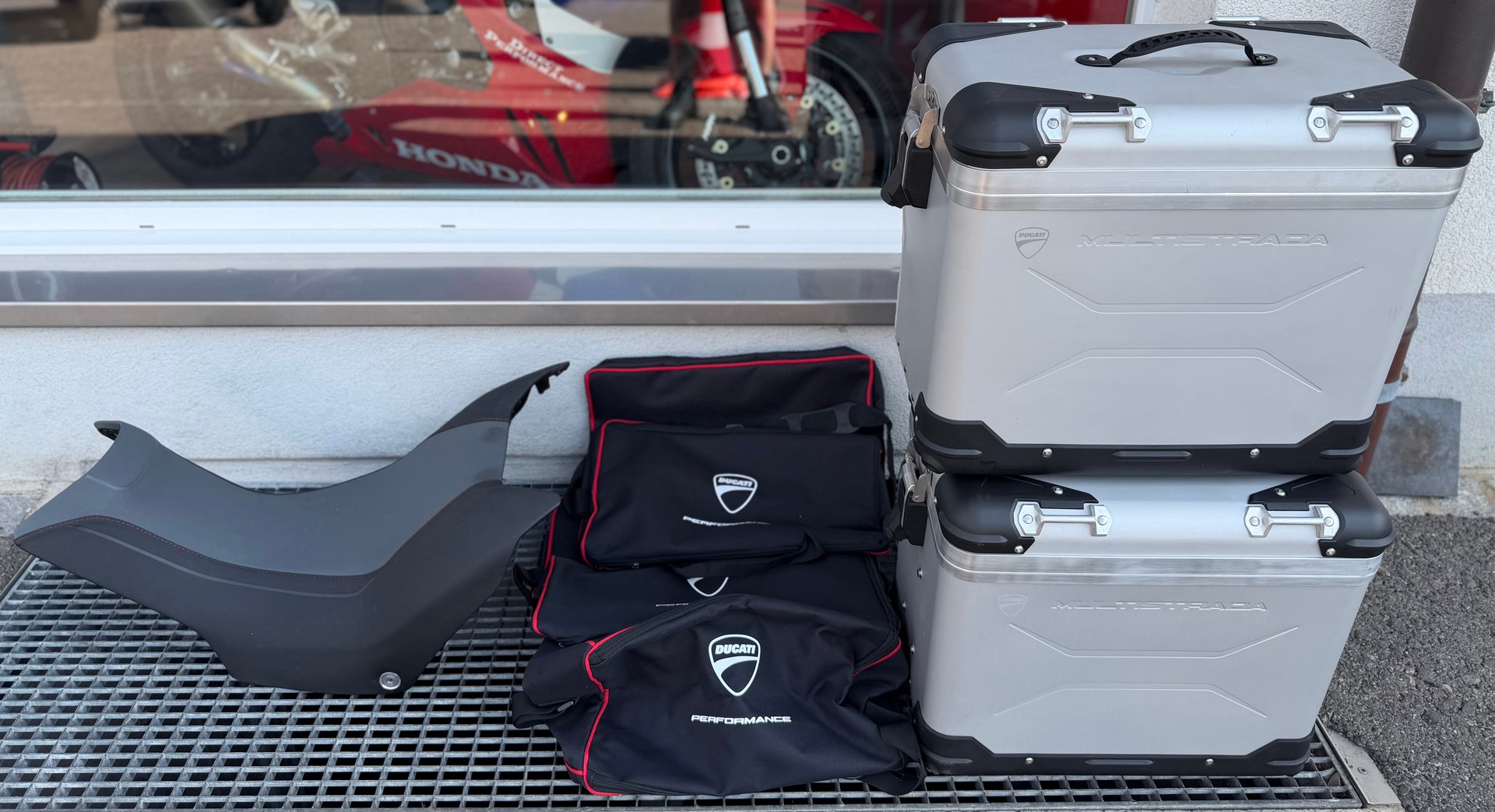 DUCATI Multistrada 1200 Enduro Touring Pack-image-9