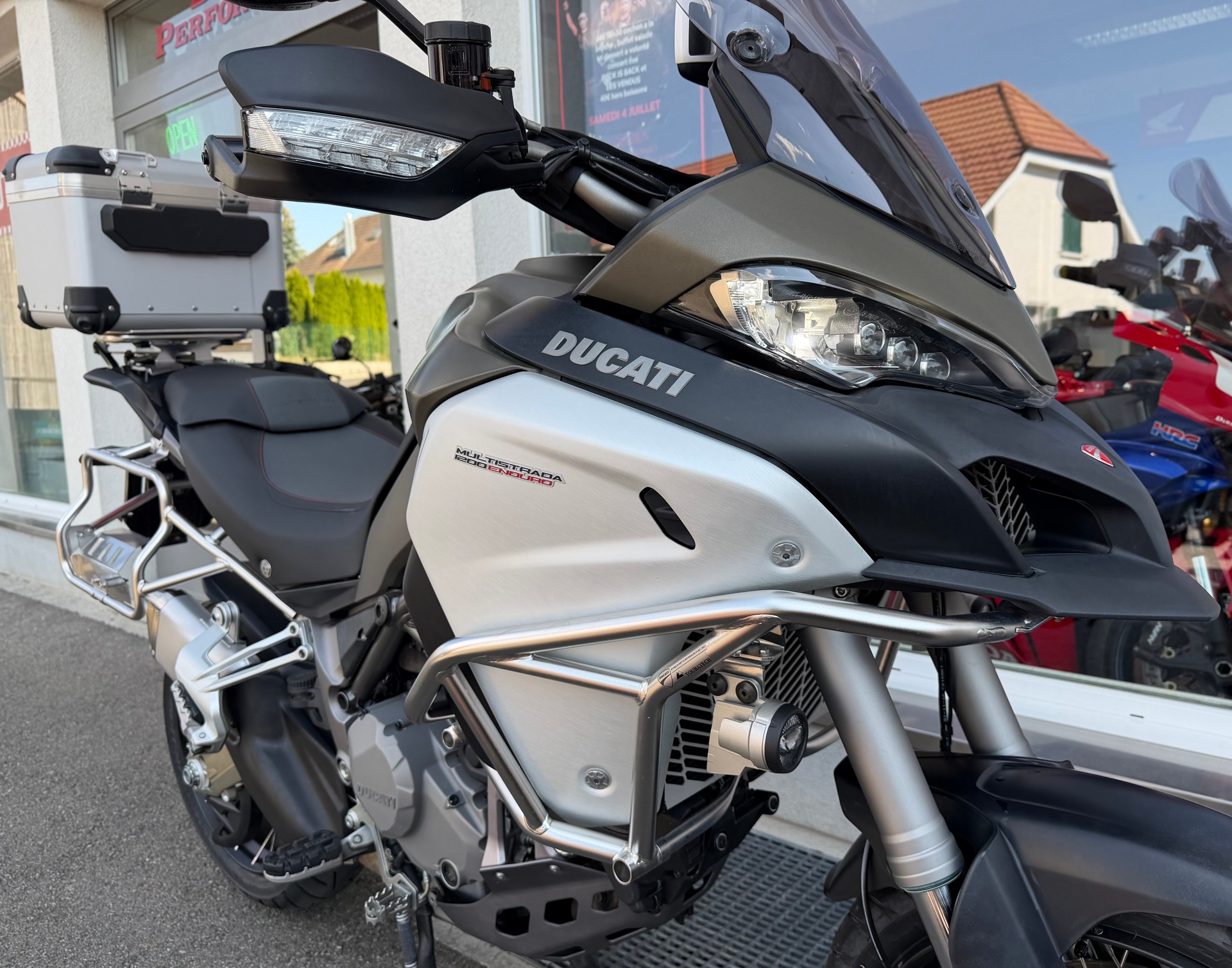 DUCATI Multistrada 1200 Enduro Touring Pack-image-5