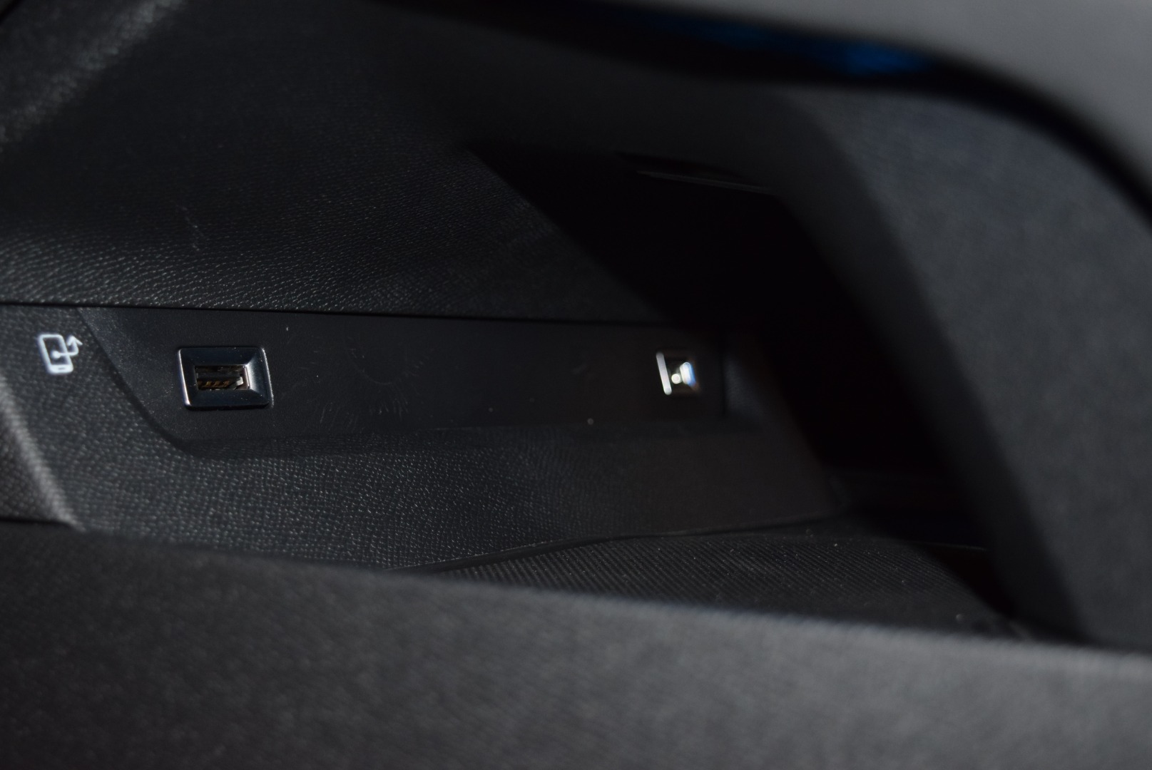 PEUGEOT 508 SW 1.6 PHEV GT Pack-image-12