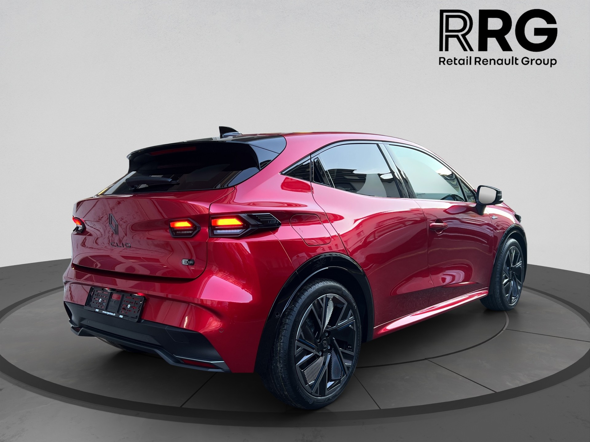 RENAULT Clio 1.8 E-Tech Techno-image-1