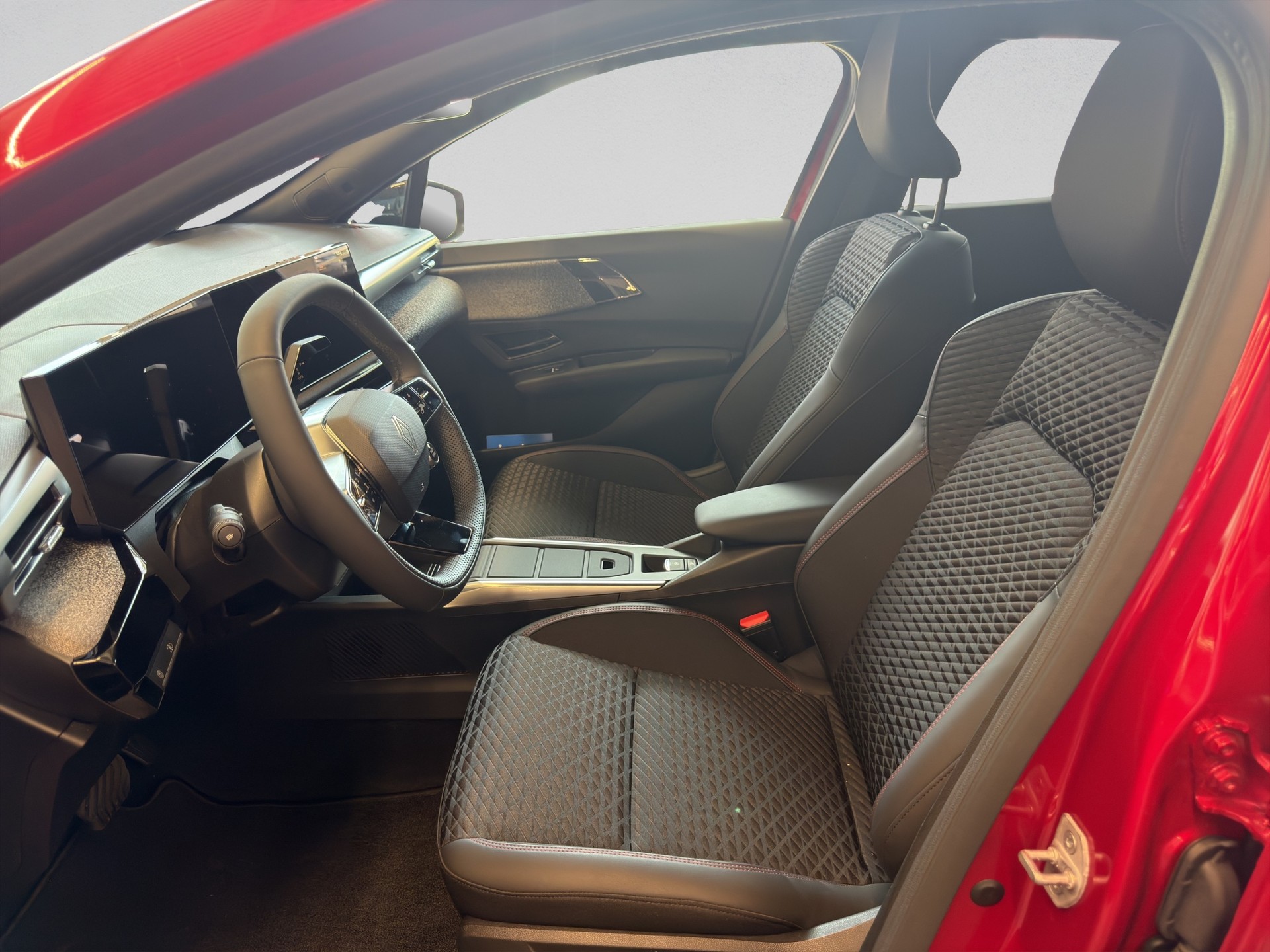 RENAULT Clio 1.8 E-Tech Techno-image-3
