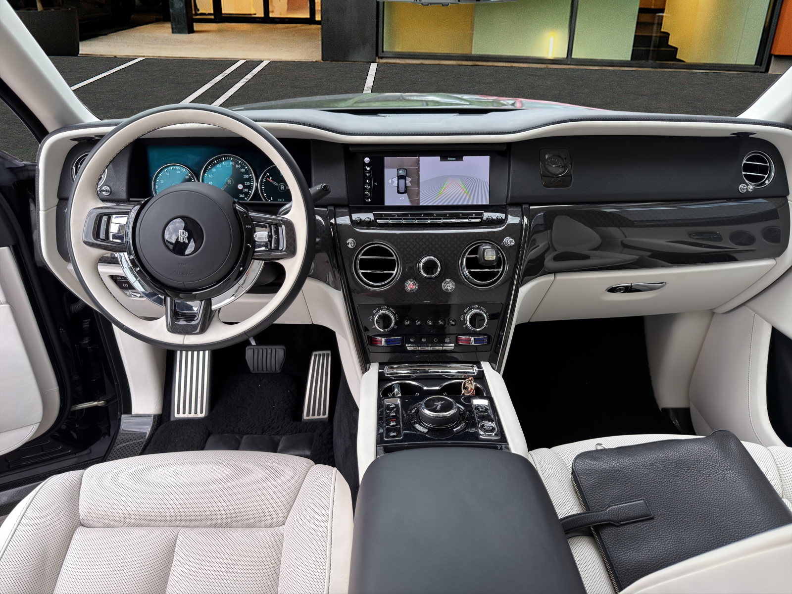 ROLLS-ROYCE Cullinan MANSORY EDITION-showroom-element-2