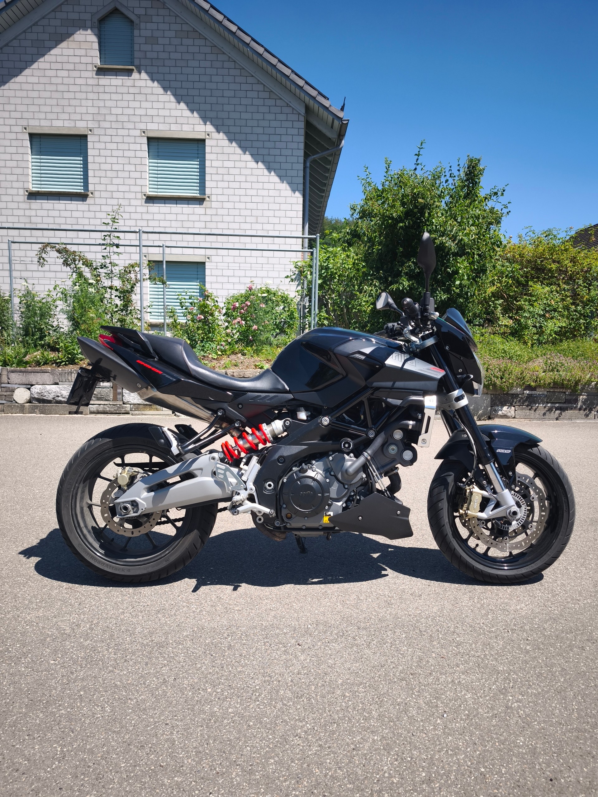 APRILIA SL 750 Shiver ABS-image-0