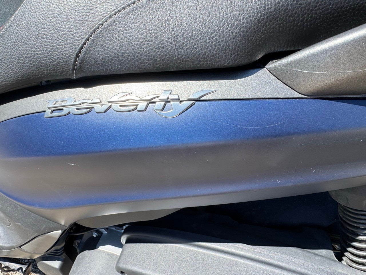 PIAGGIO PIAGGIO Beverly 350 Touring ABS/ASR – Topcase – nur 7'300 km-image-10