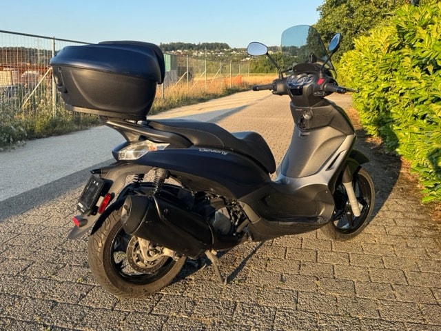 PIAGGIO PIAGGIO Beverly 350 Touring ABS/ASR – Topcase – nur 7'300 km-image-6