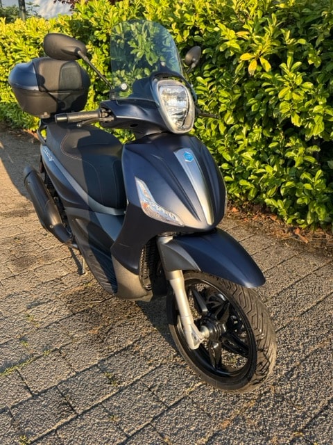 PIAGGIO PIAGGIO Beverly 350 Touring ABS/ASR – Topcase – nur 7'300 km-image-3