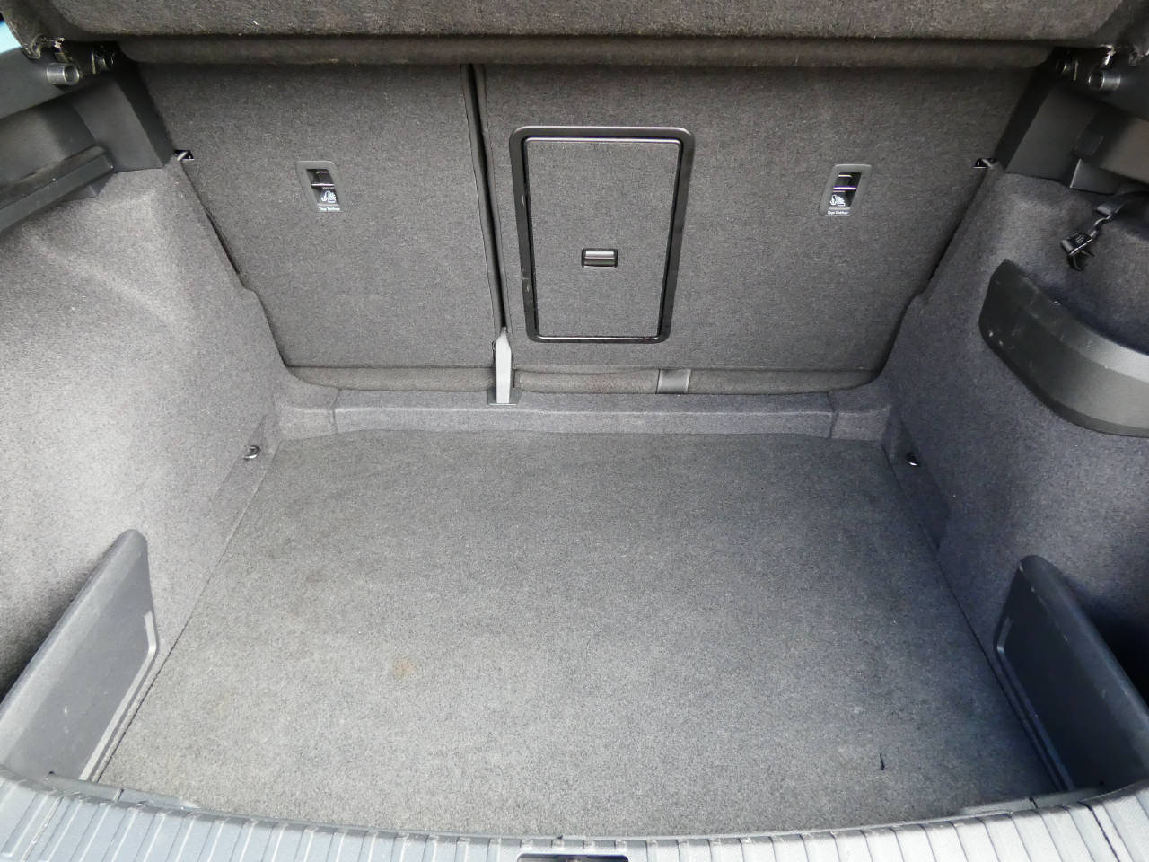 SKODA Karoq 1.5 TSI SportLine DSG-image-15