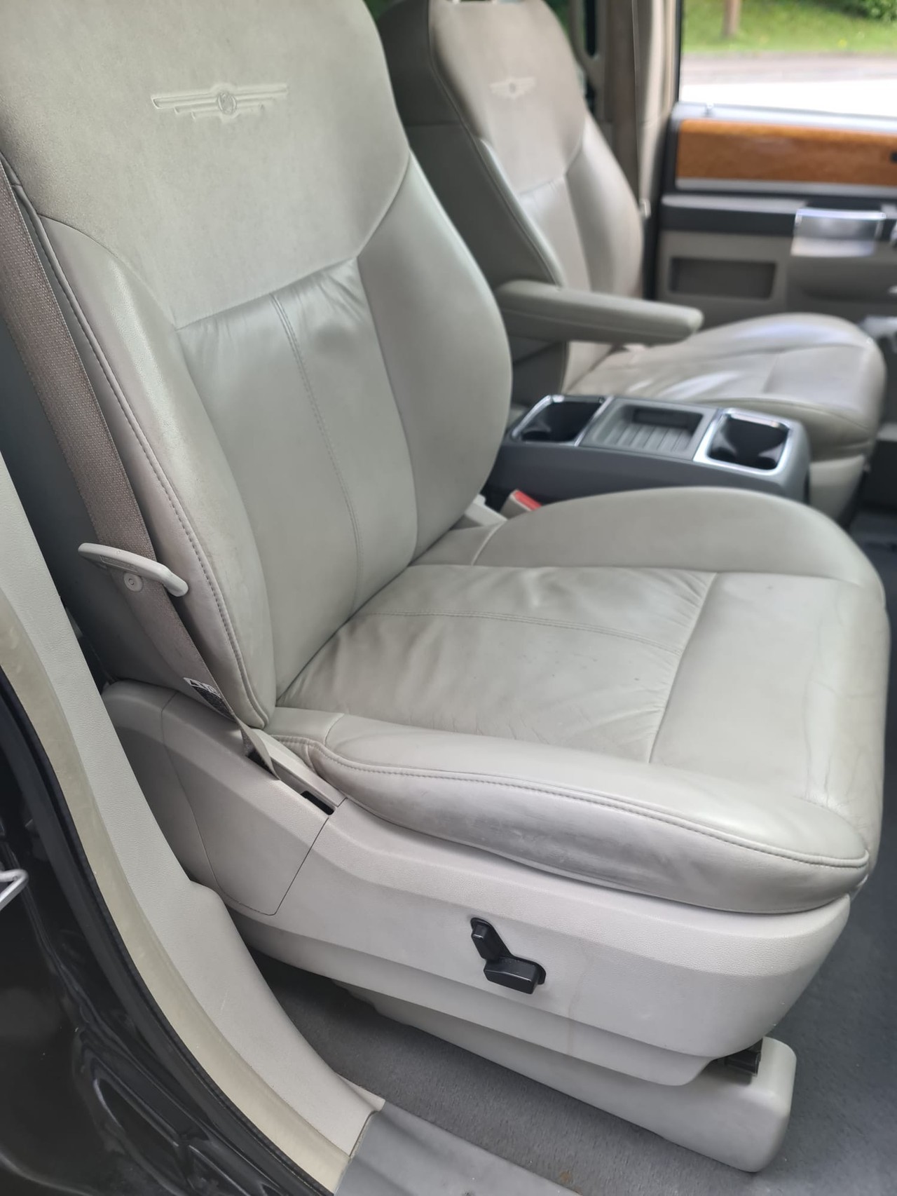 CHRYSLER Family 4.0l-image-3