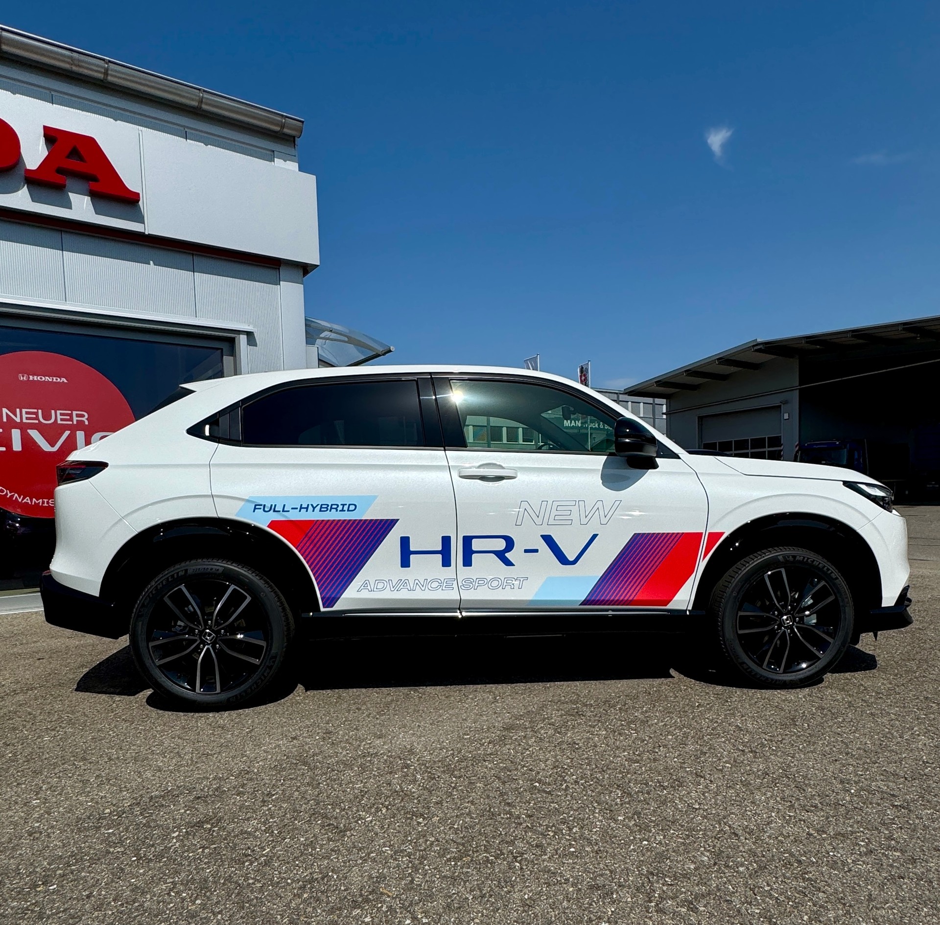 HONDA HR-V 1.5L e:HEV Advance Sport Modell 2027 1.9% Leasing Aktion unschlagbar mit 8 Jahren Garantie-showroom-element-3