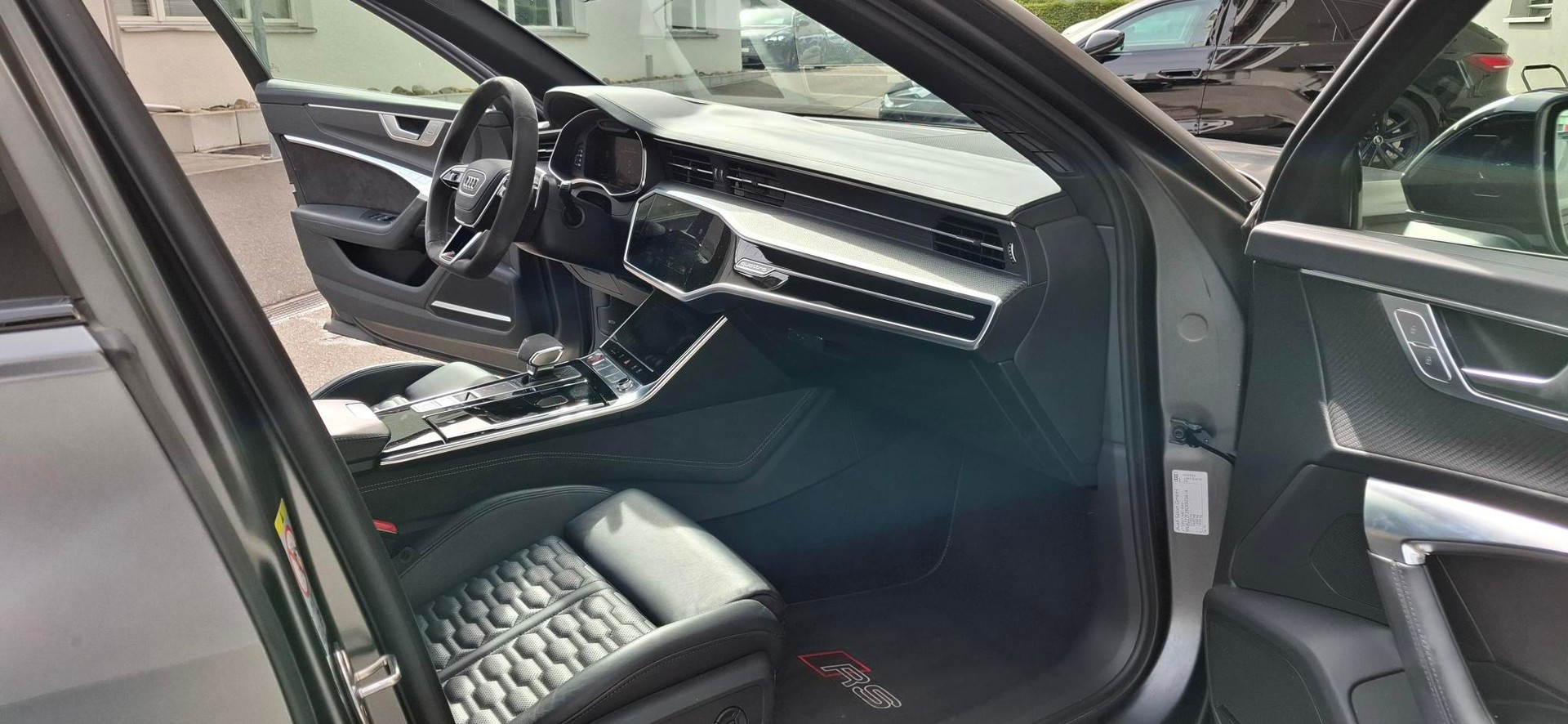 AUDI RS6 Avant 4.0 TFSI V8 quattro-image-9