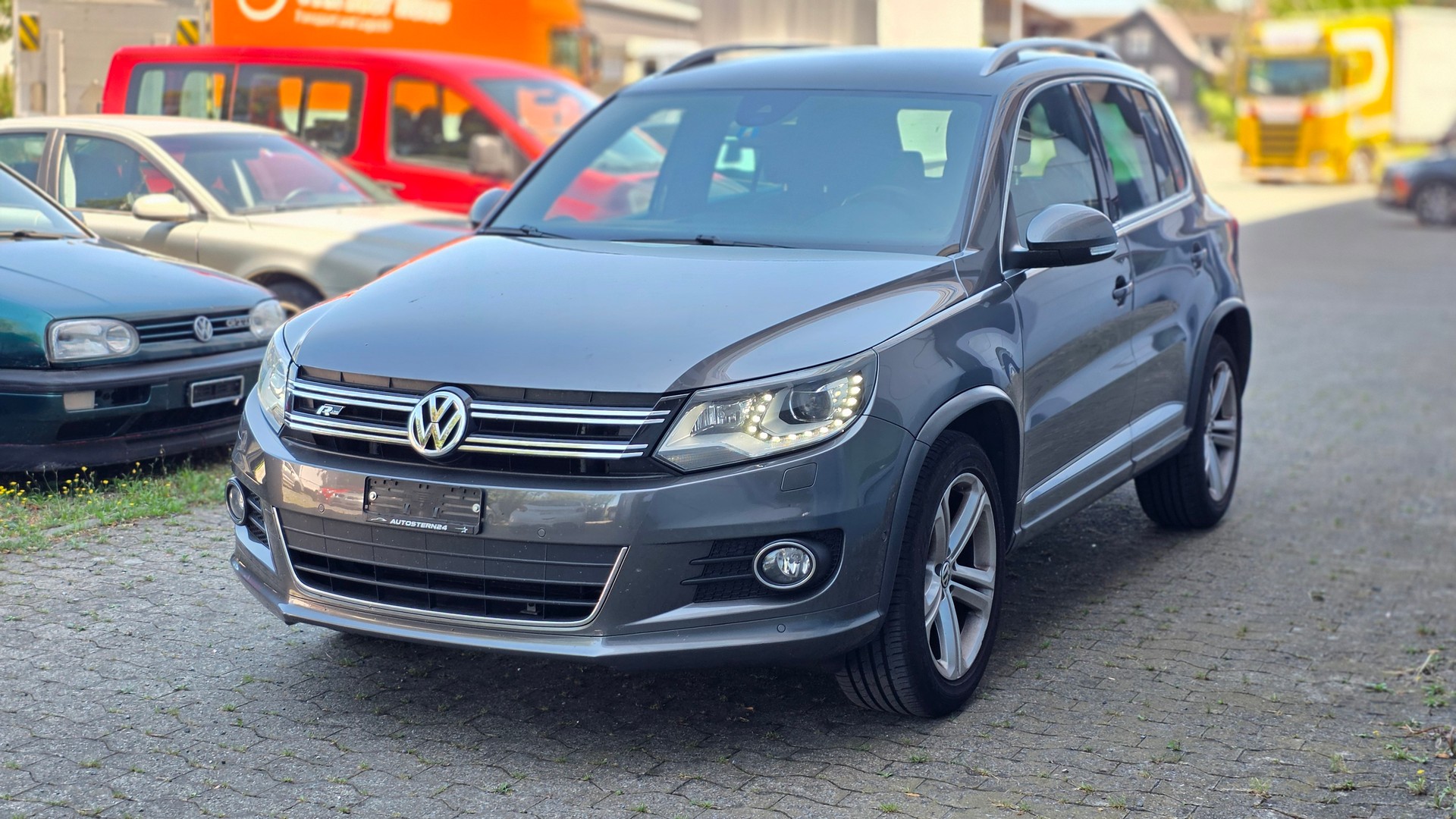 VW Tiguan 2.0 TDI BlueMotion R-Line 4Motion DSG-image-4