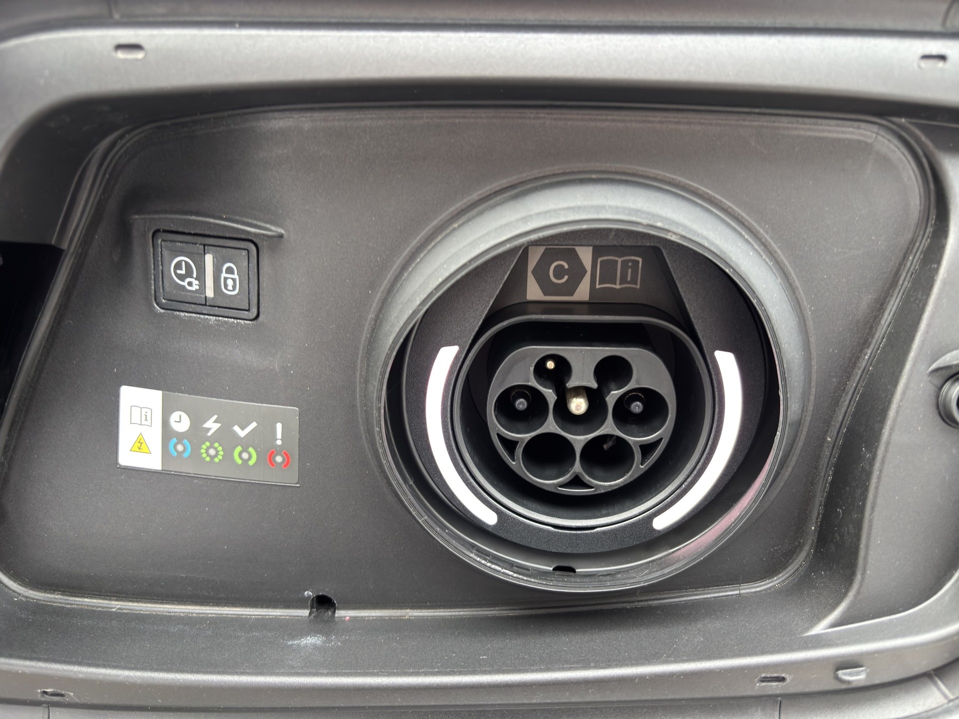 OPEL Astra 1.6 PHEV Turbo GSe A-image-23