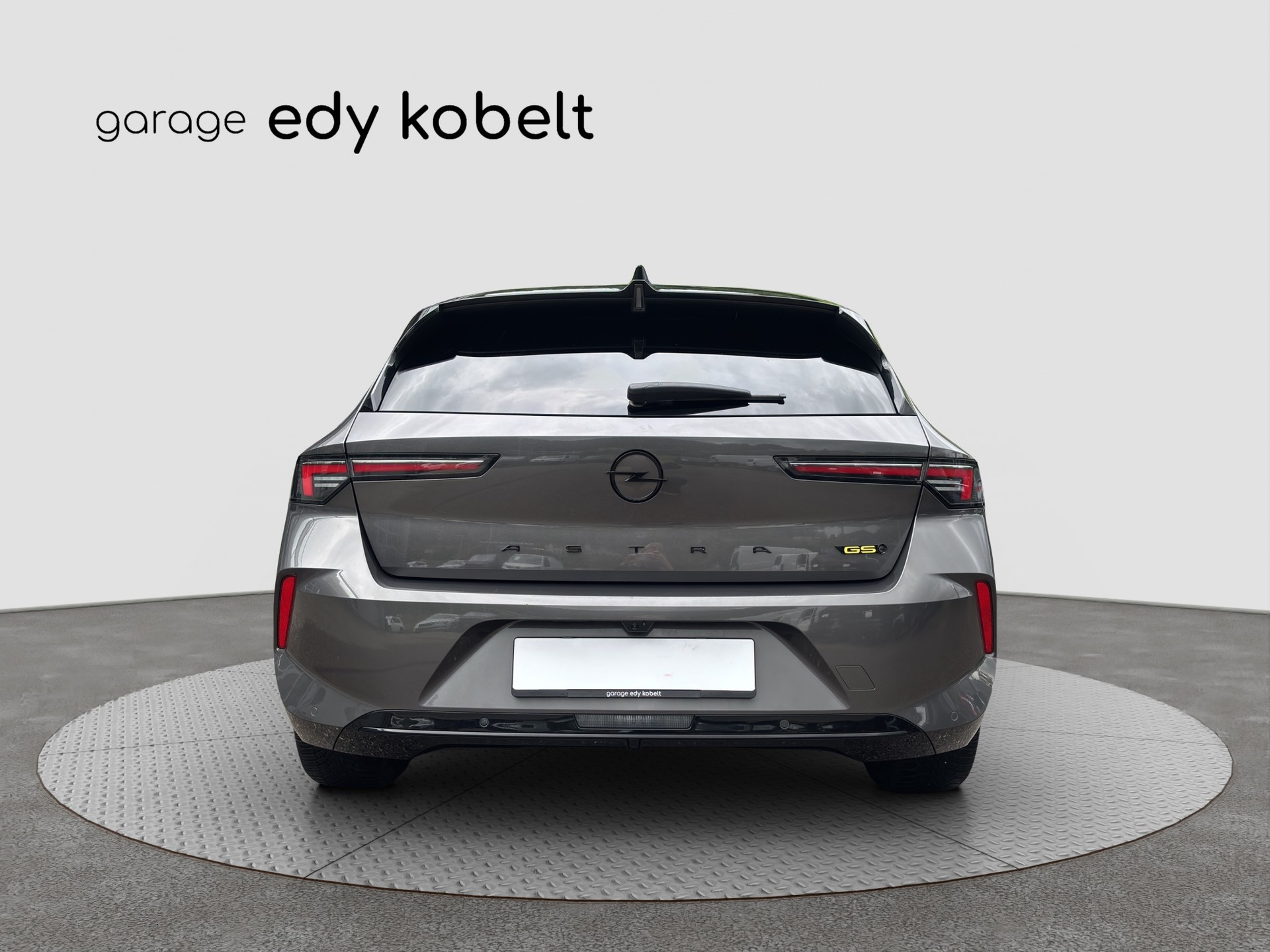 OPEL Astra 1.6 PHEV Turbo GSe A-image-17