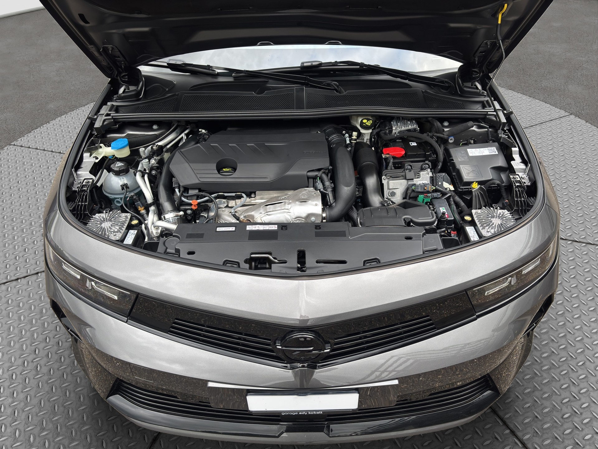 OPEL Astra 1.6 PHEV Turbo GSe A-image-22