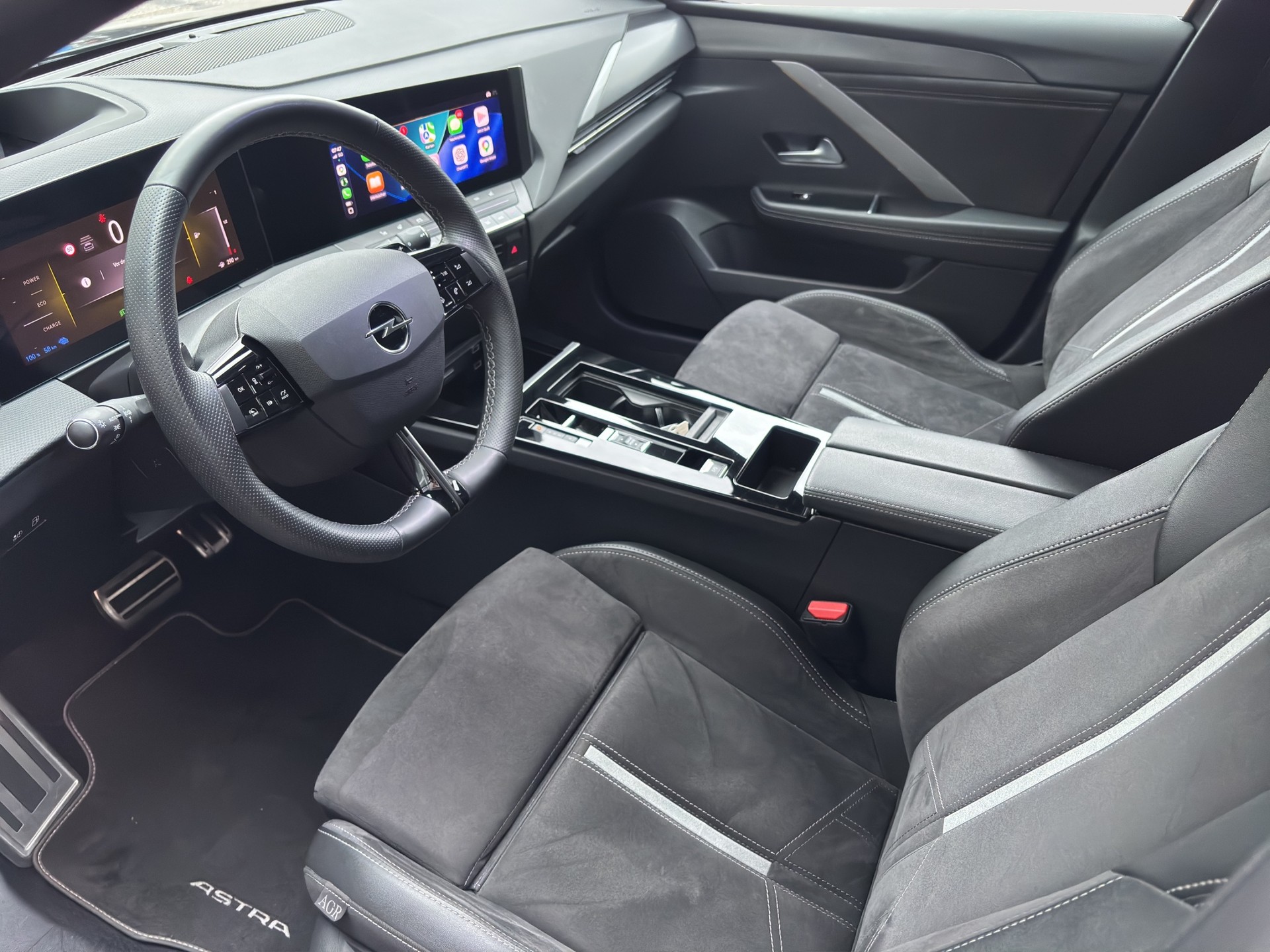 OPEL Astra 1.6 PHEV Turbo GSe A-image-9