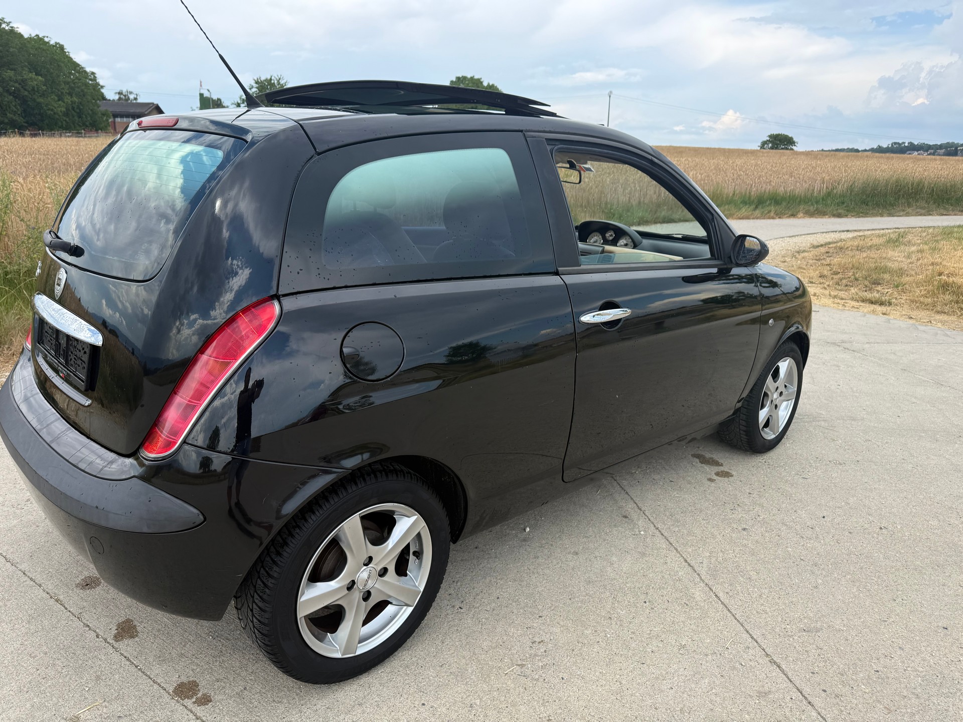 LANCIA Ypsilon 1.4 16V Argento-image-3