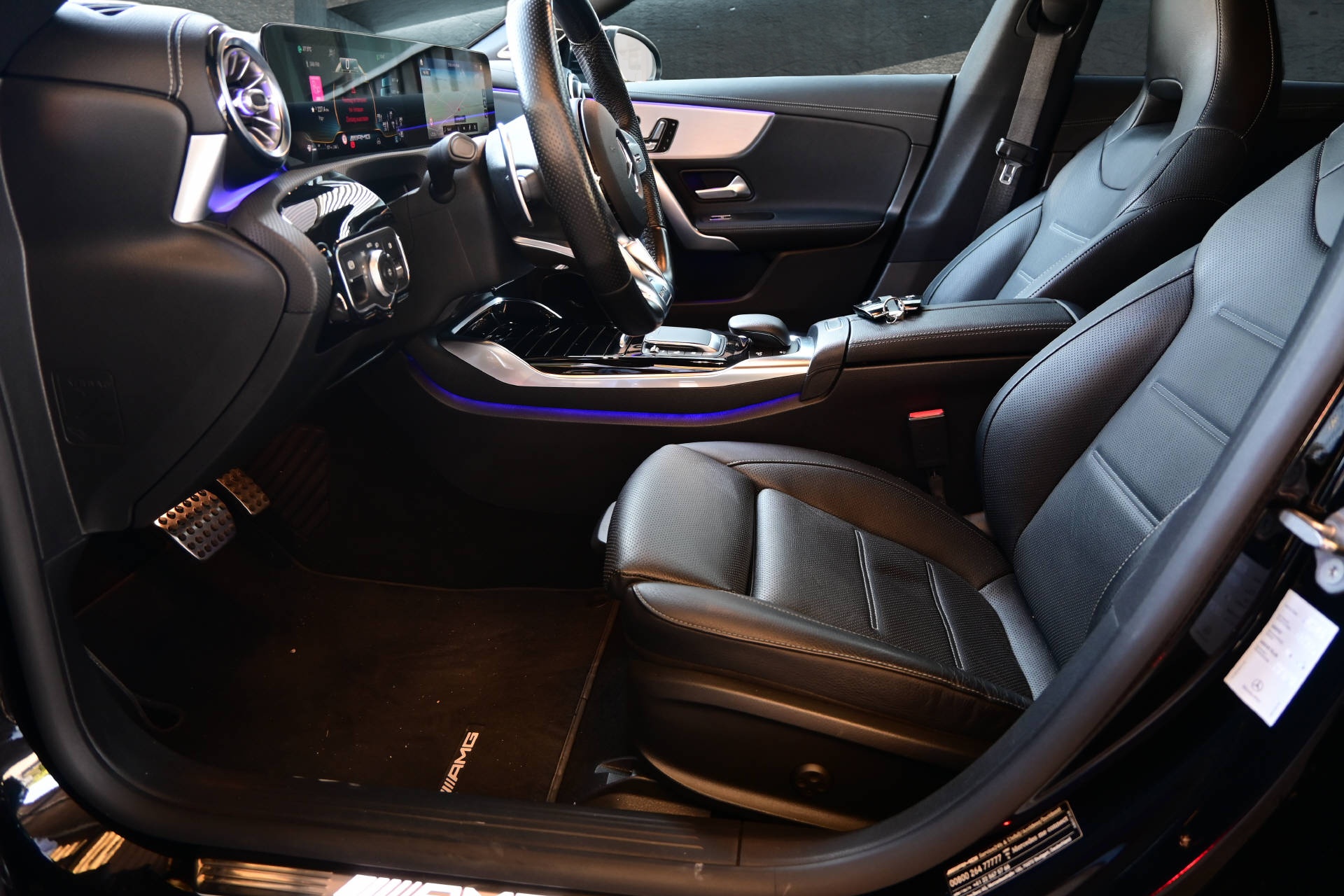 MERCEDES-BENZ CLA 35 AMG 4matic Shooting Brake *Hammer Ausstattung*Gratis Service bis 100'000km*-image-11