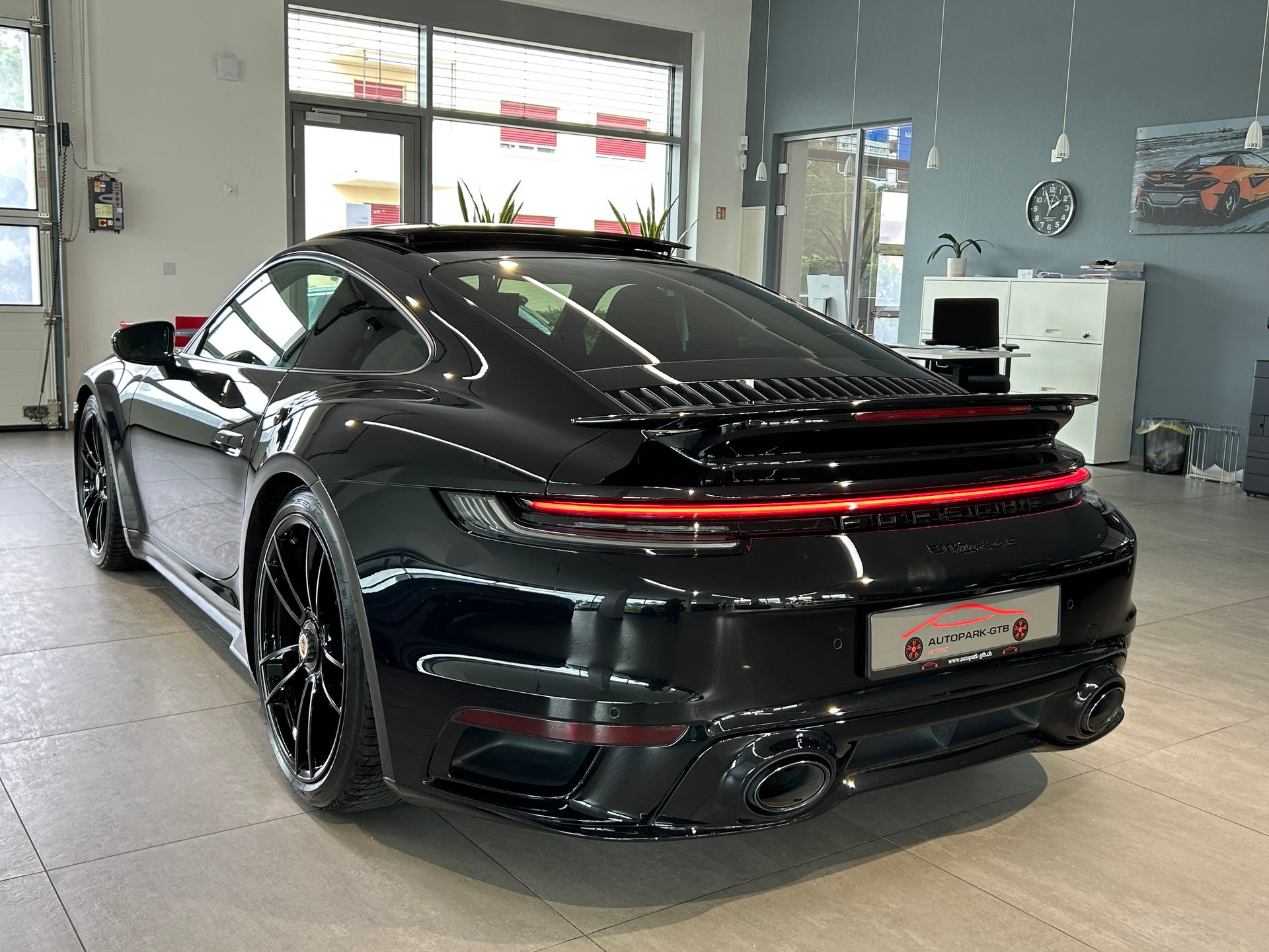 PORSCHE 911 Turbo S PDK-image-6