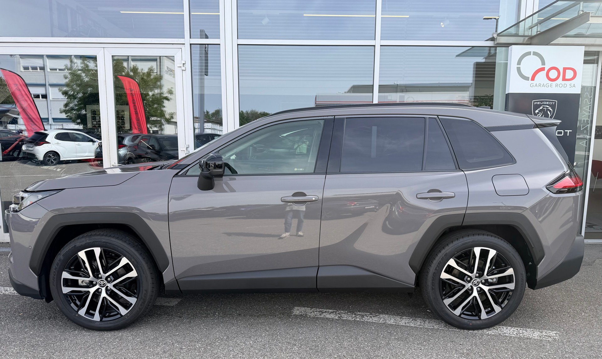 TOYOTA RAV-4 2.5 HSD Premium e-CVT AWD-showroom-element-1