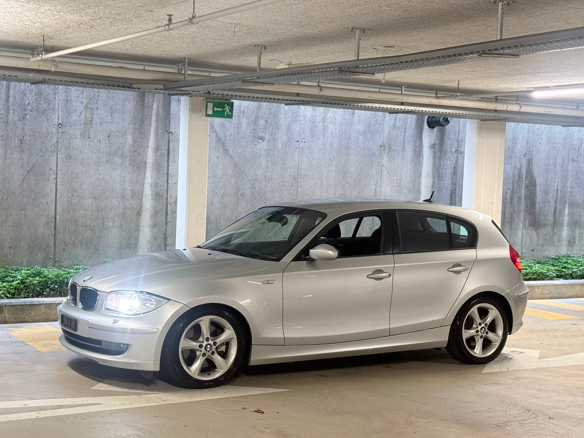 BMW 123d // MFK NEU-showroom-element-1