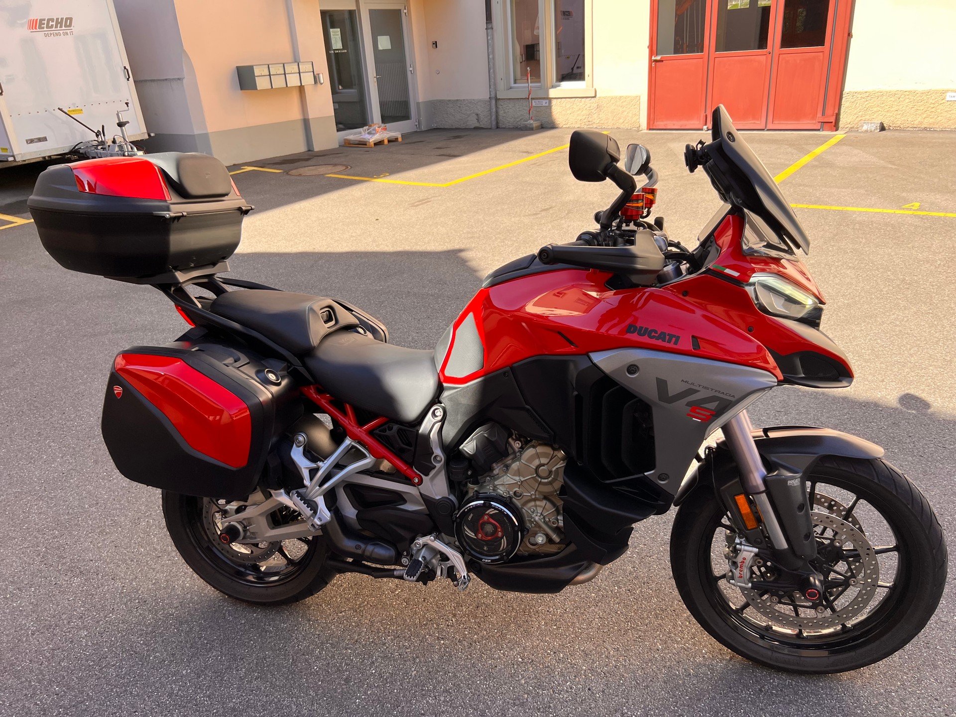 DUCATI Multistrada V4 S Travel & Radar-image-0