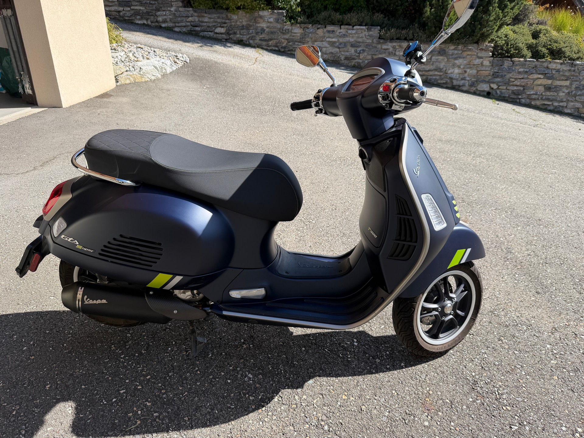 PIAGGIO Vespa GTS 300 Super Tech ABS-image-2